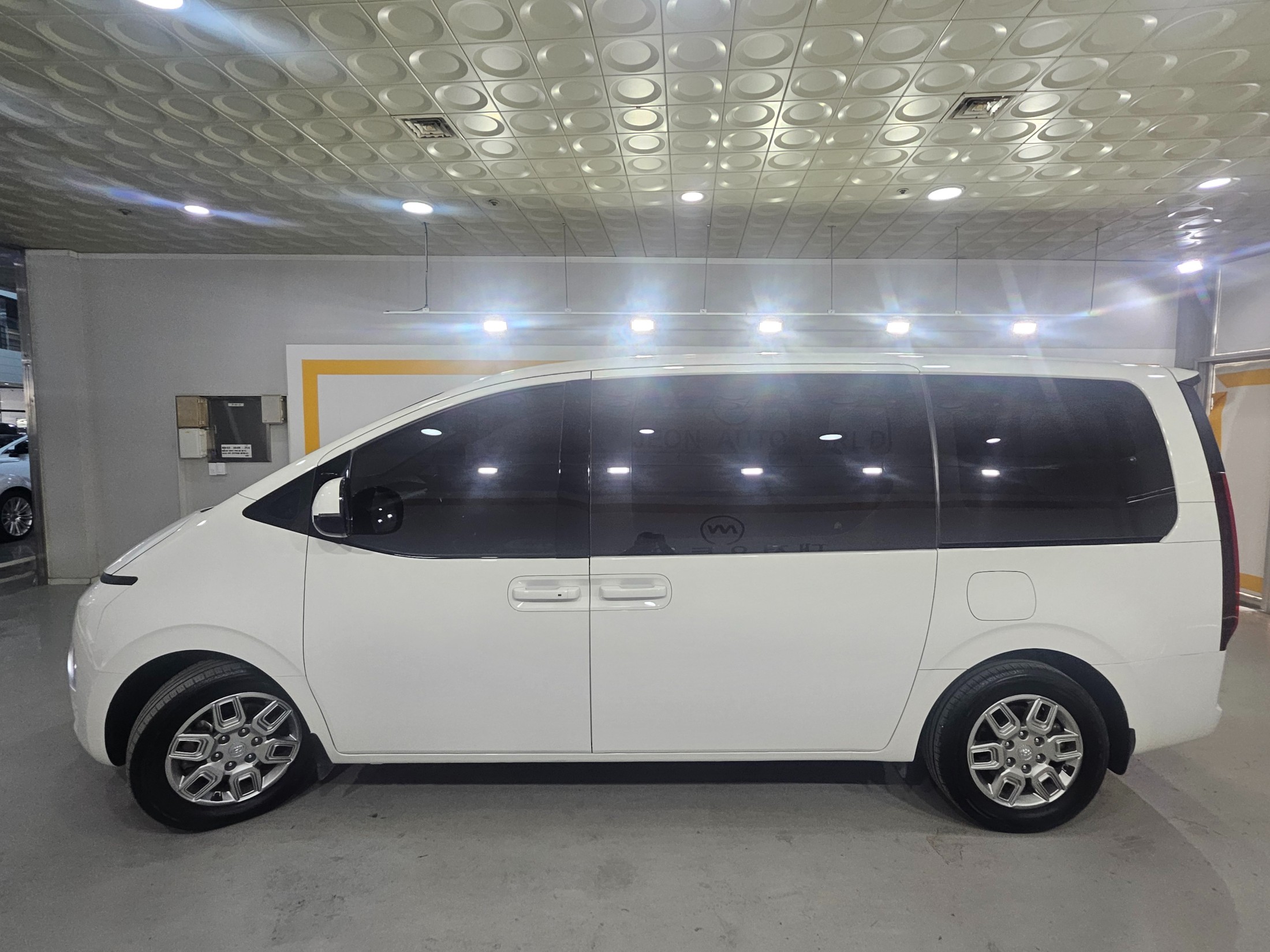 Mazda Bongo rear view