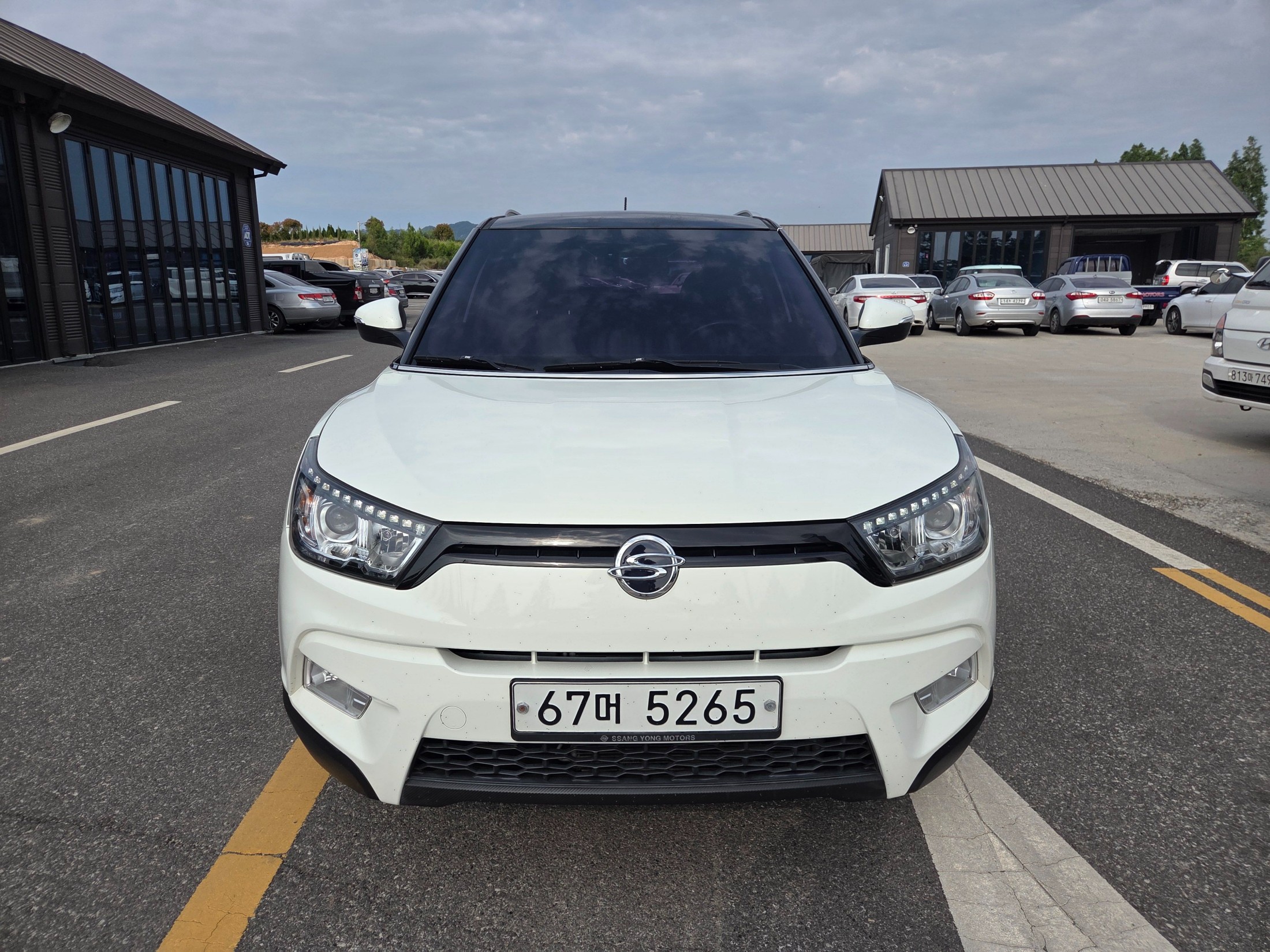 SSANGYONG TIVOLI photo 2