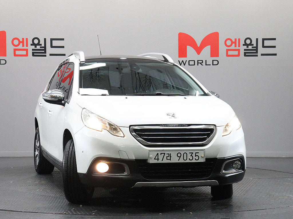 PEUGEOT 2008 photo 2