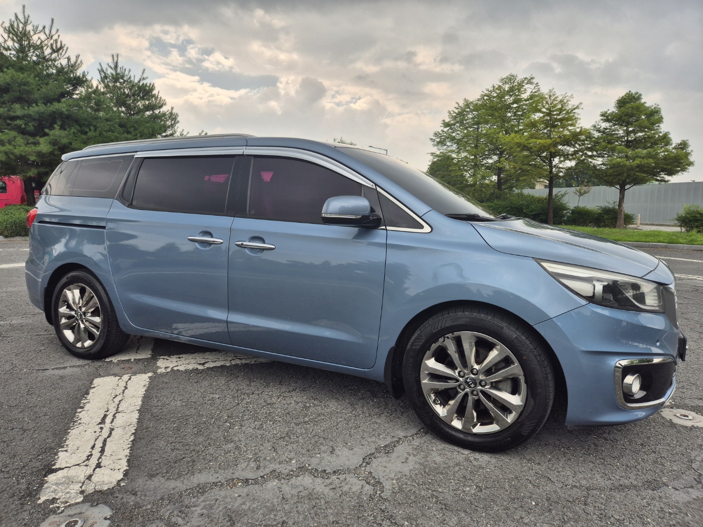 KIA CARNIVAL photo 3