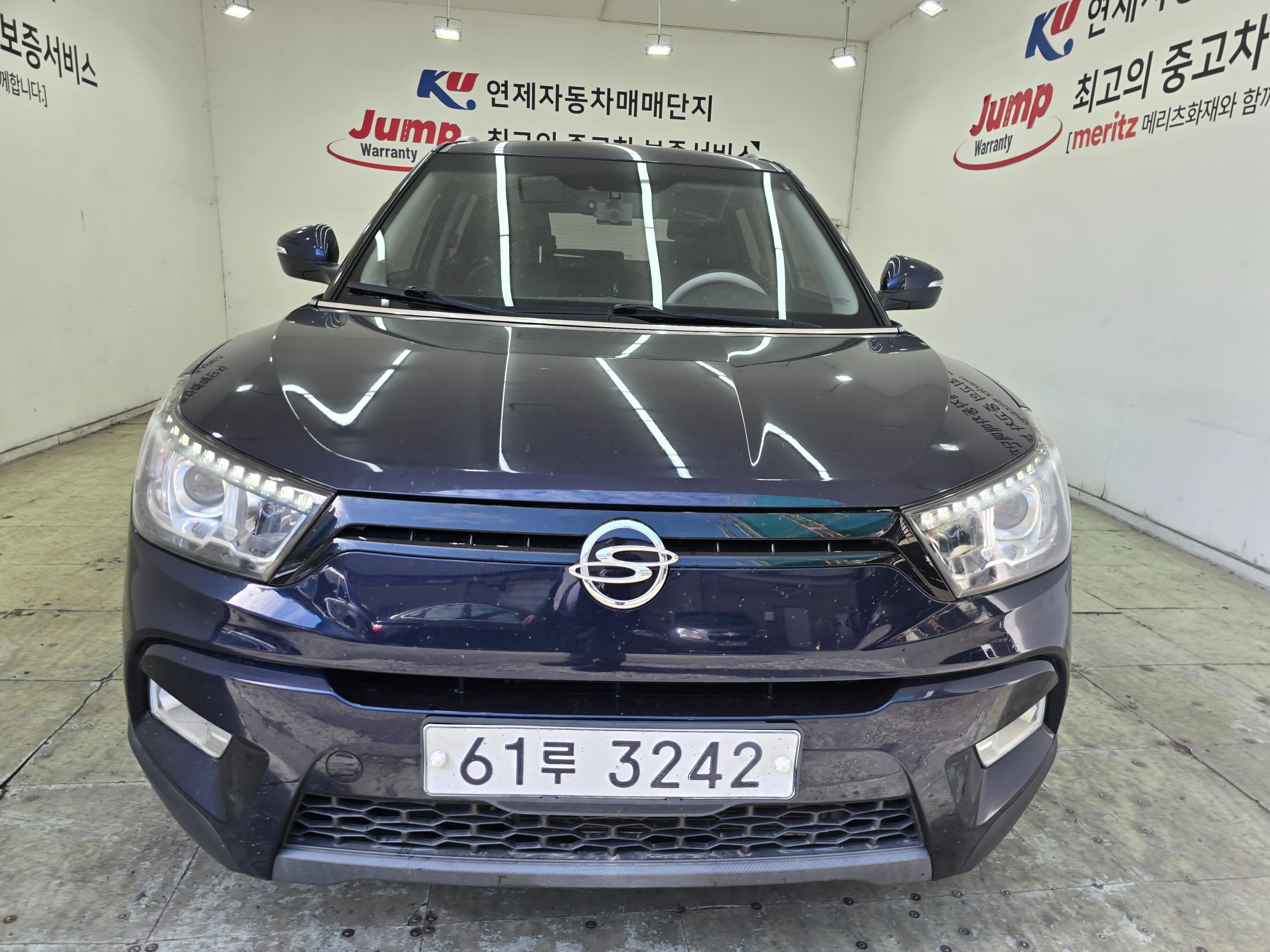 SSANGYONG TIVOLI photo 2