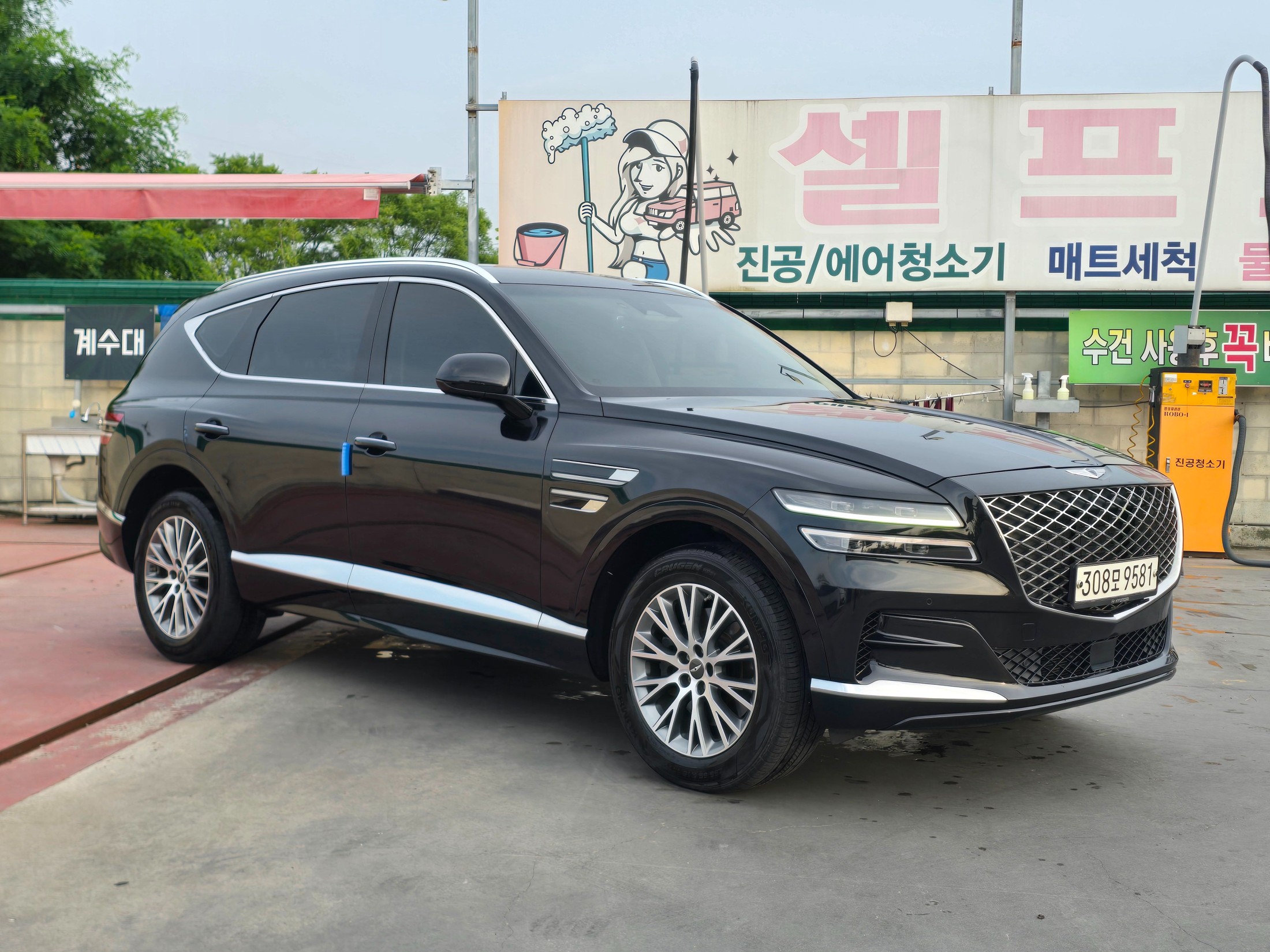 GENESIS GV80 photo 2