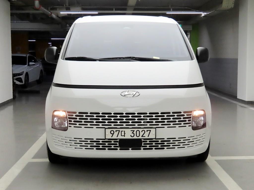 Mazda Bongo front view