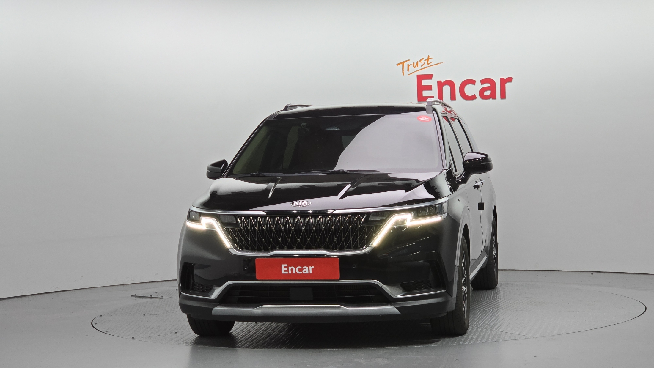 KIA CARNIVAL photo 3