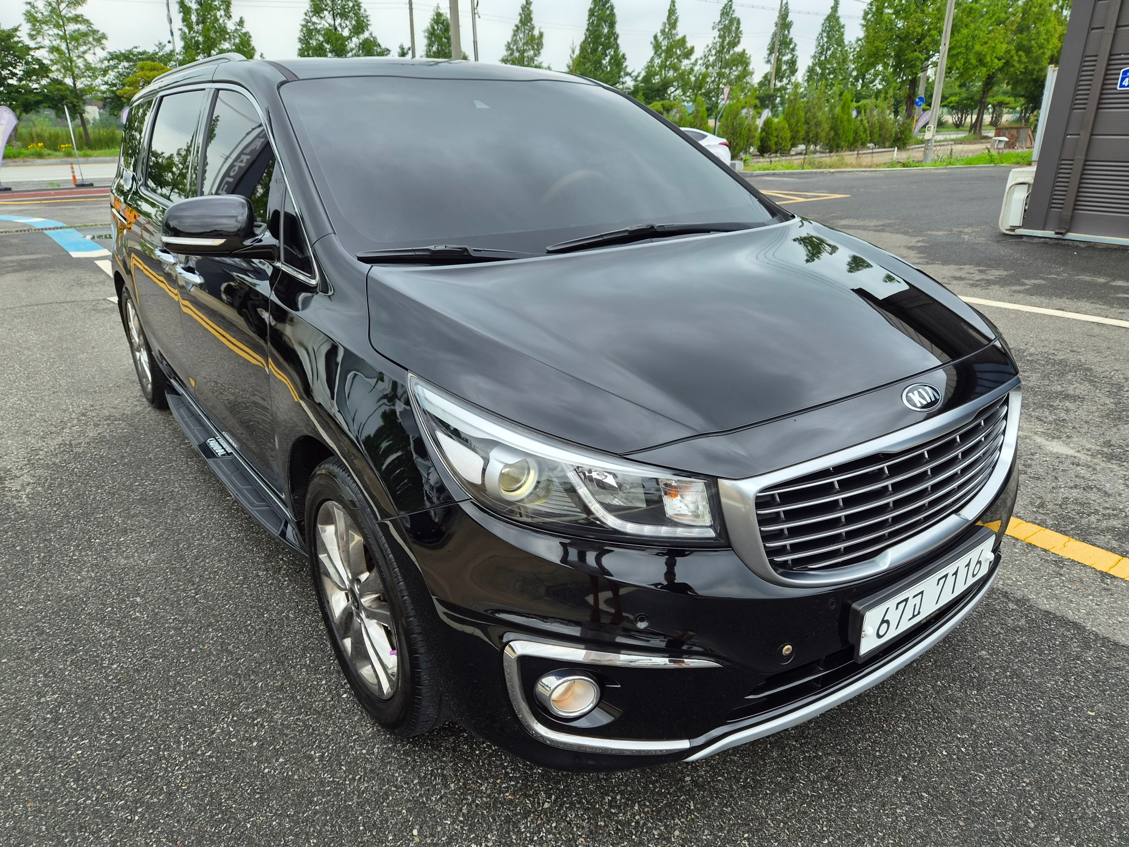 KIA CARNIVAL photo 3