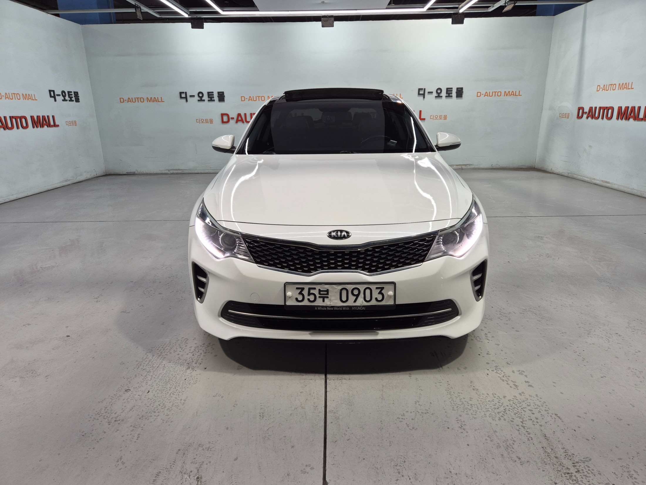 KIA K5 photo 2