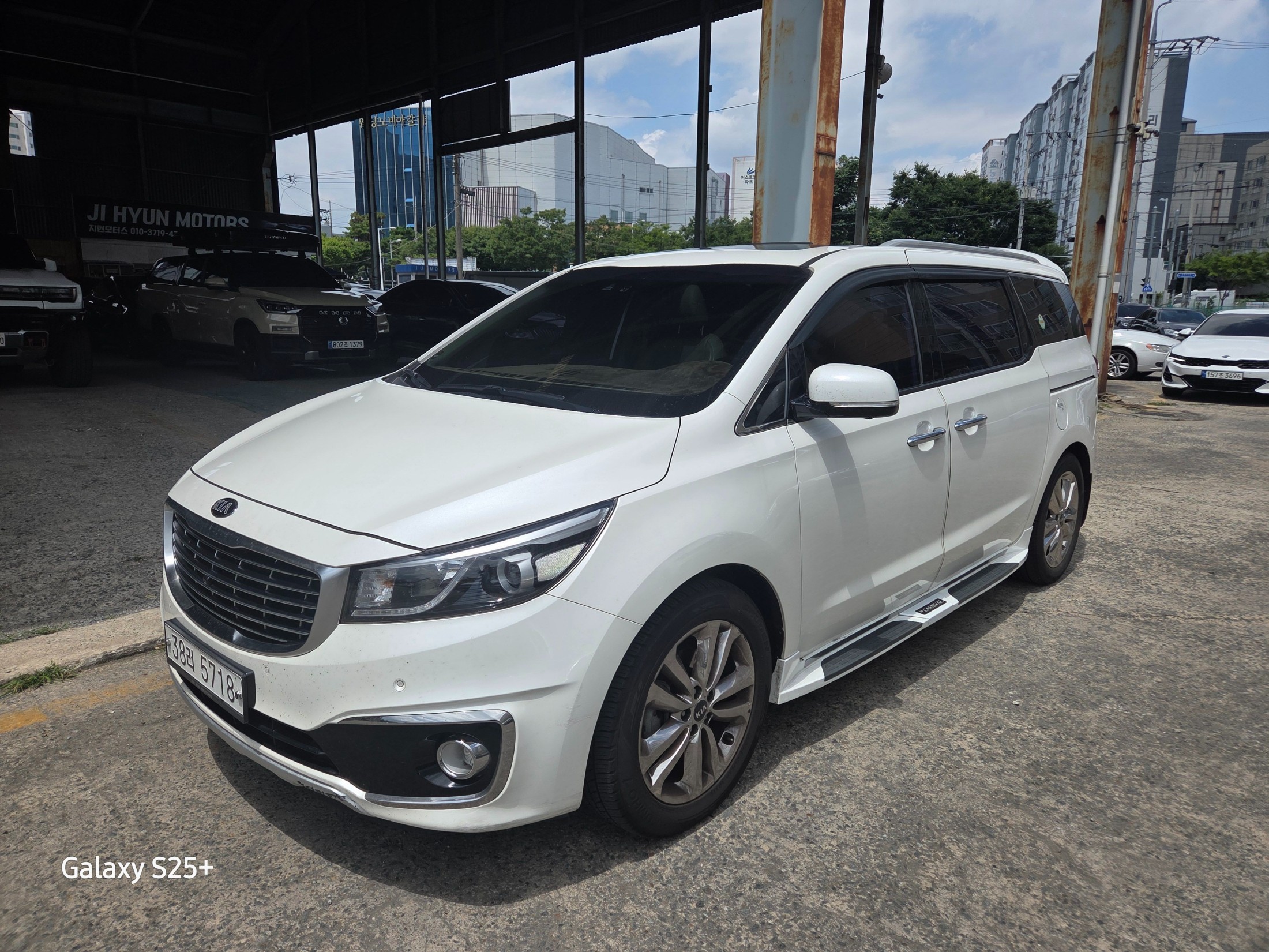 KIA CARNIVAL