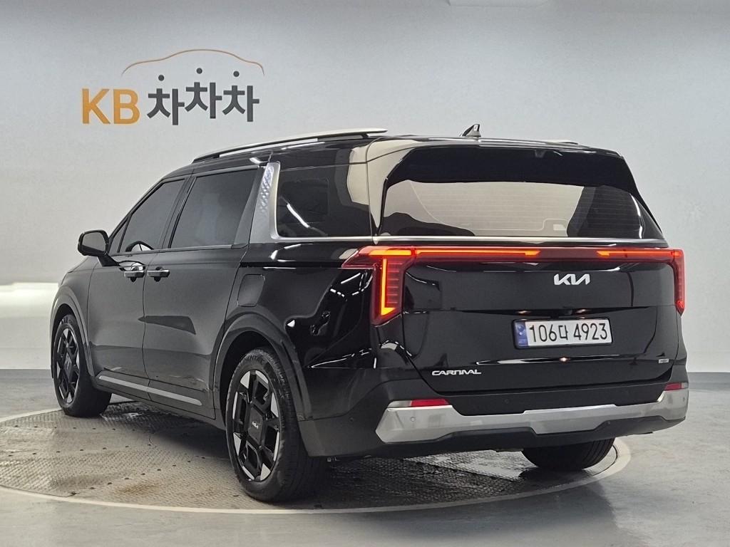 KIA CARNIVAL photo 2