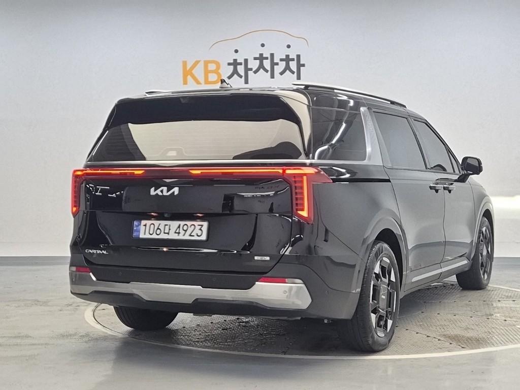 KIA CARNIVAL photo 3