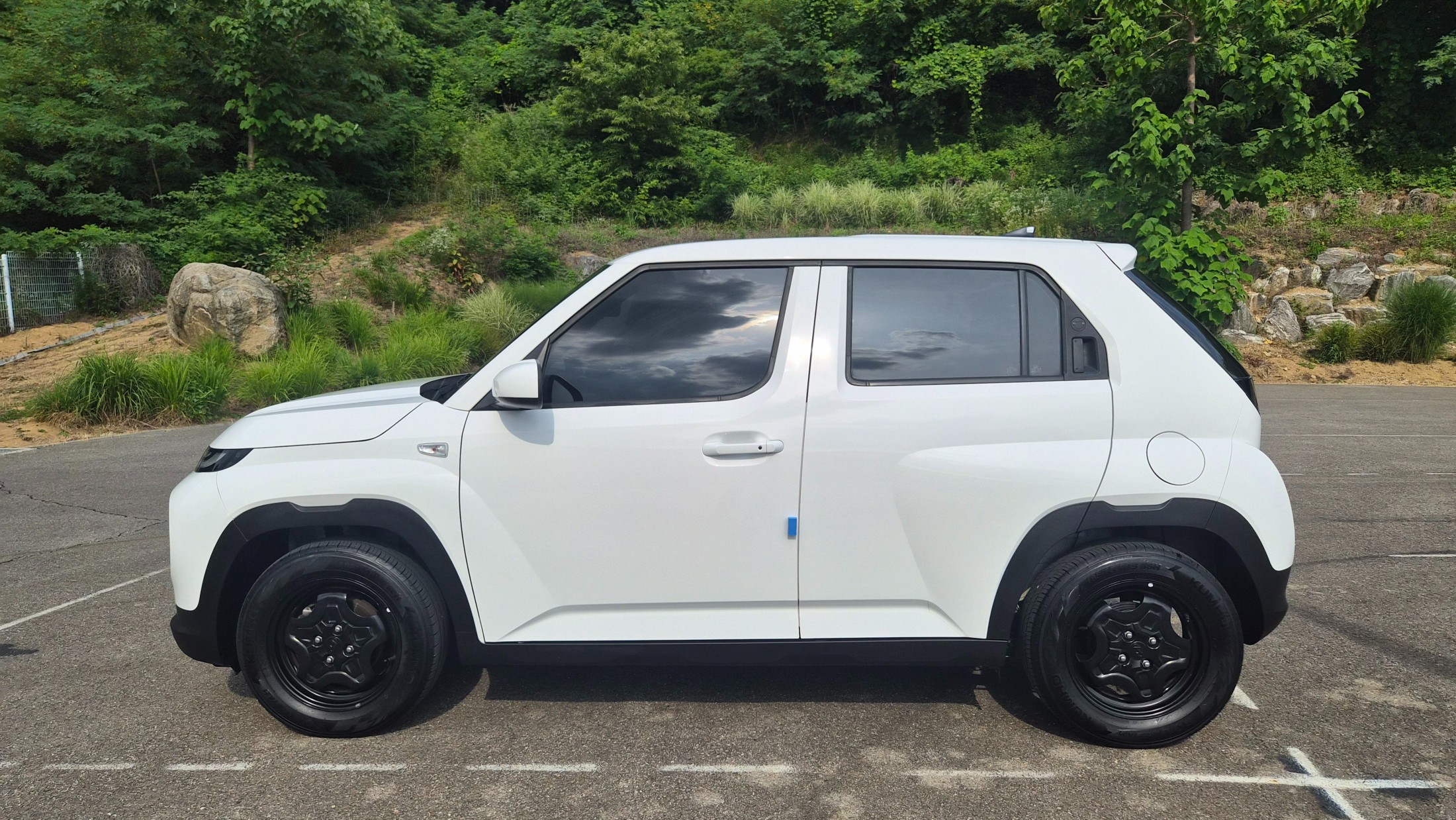 Mazda Bongo rear view