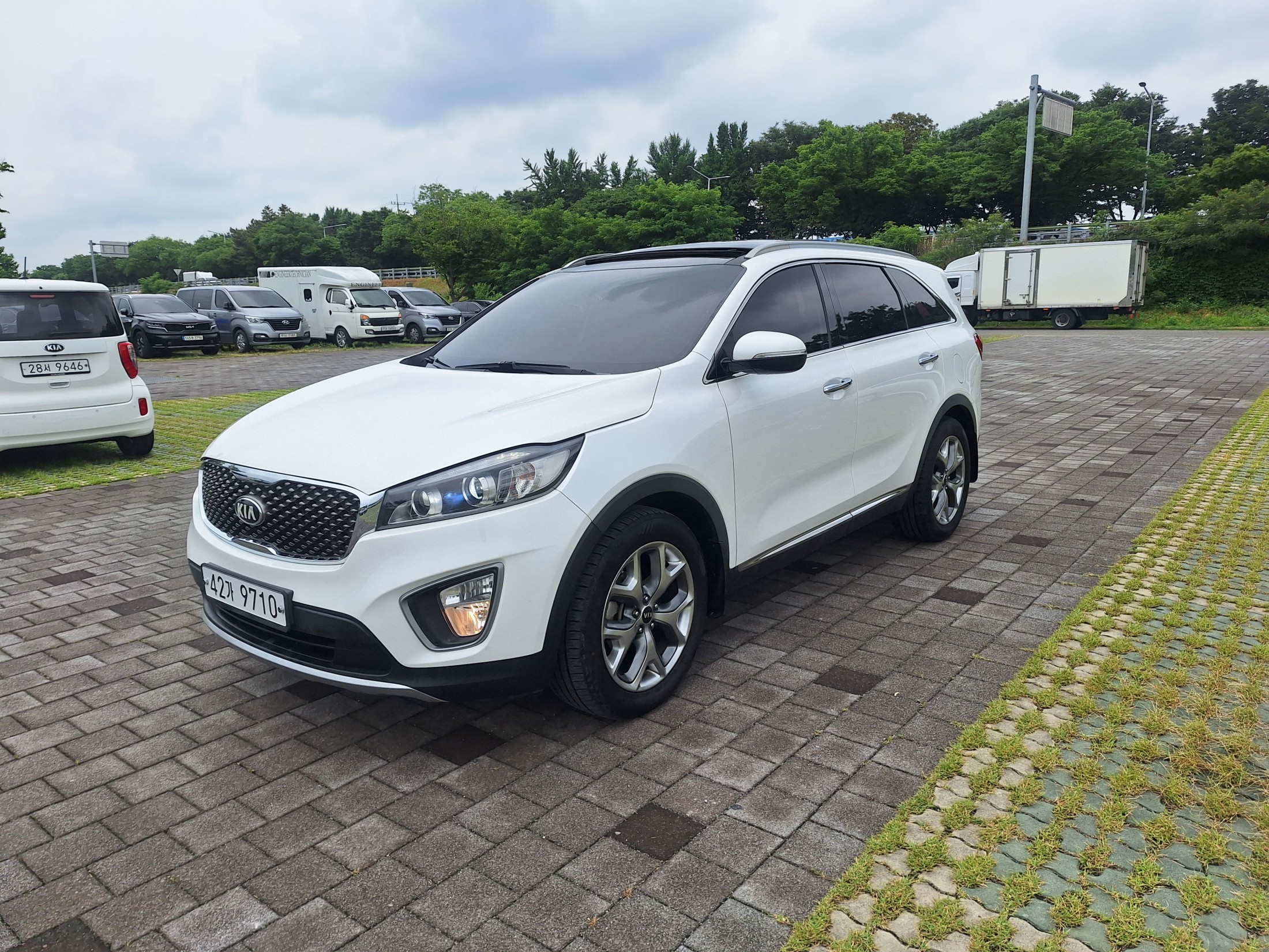 KIA SORENTO photo 2