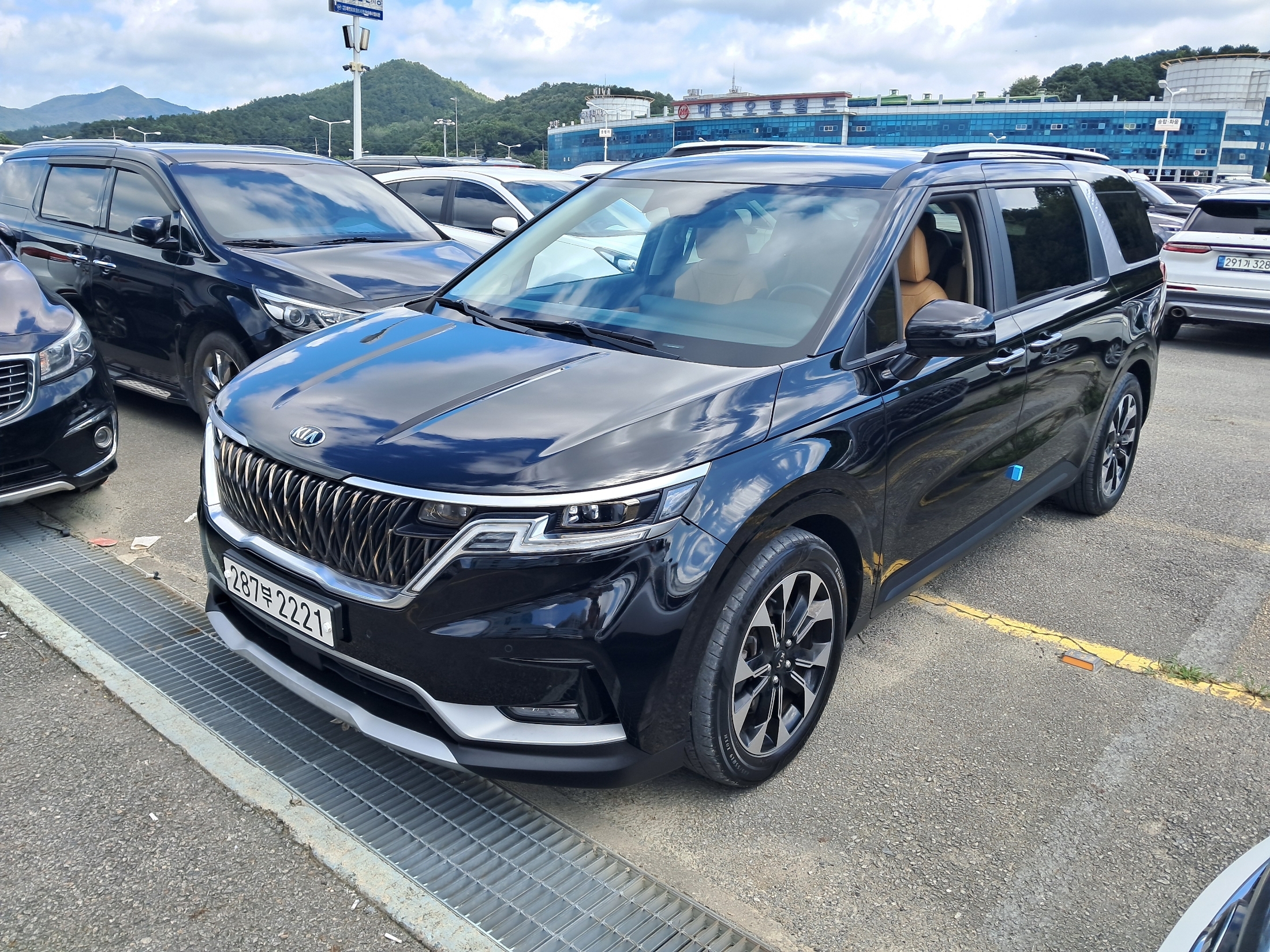 KIA CARNIVAL