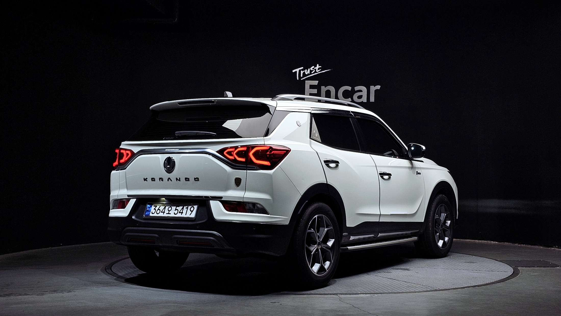SSANGYONG KORANDO photo 2