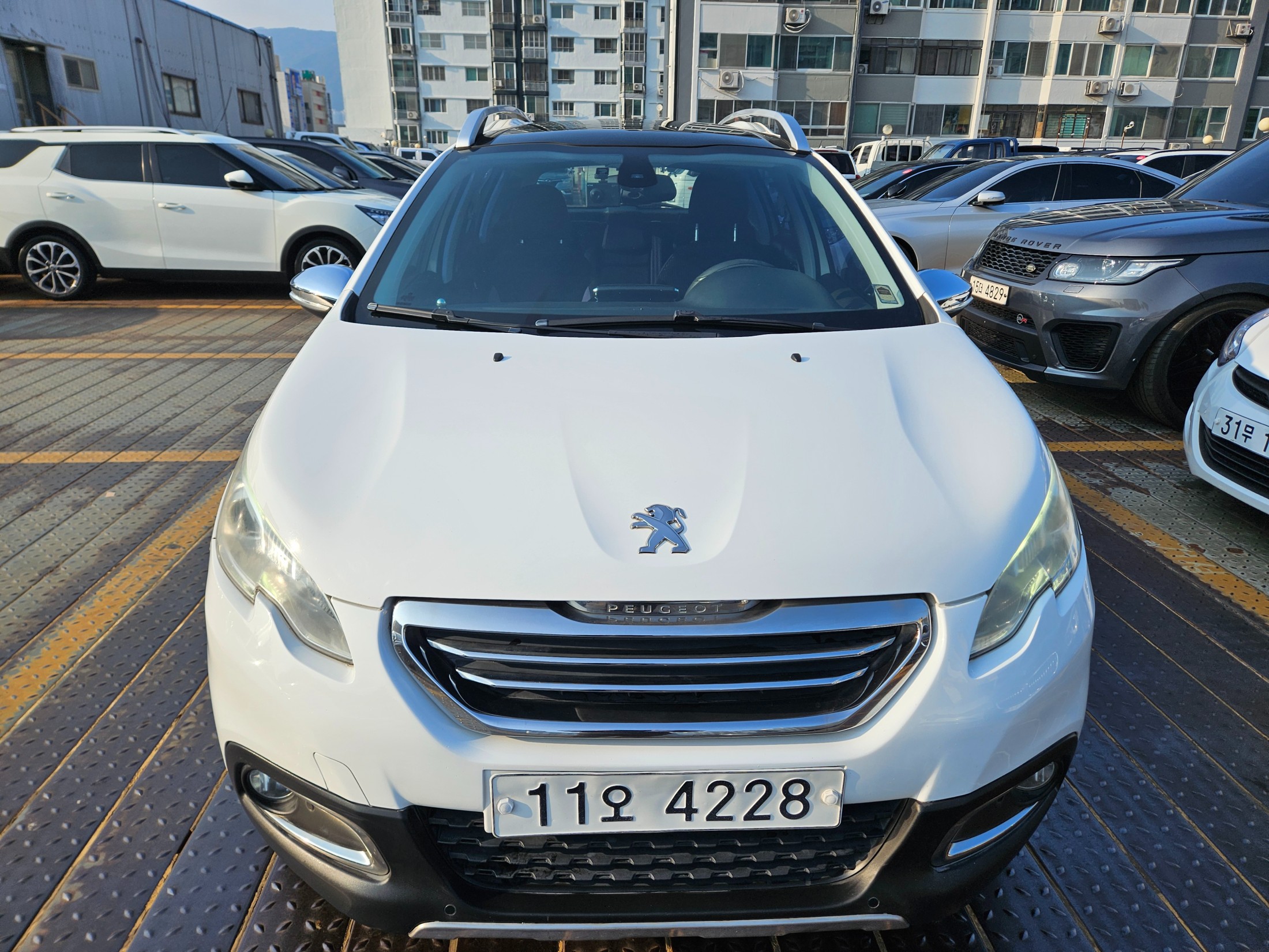 PEUGEOT 2008