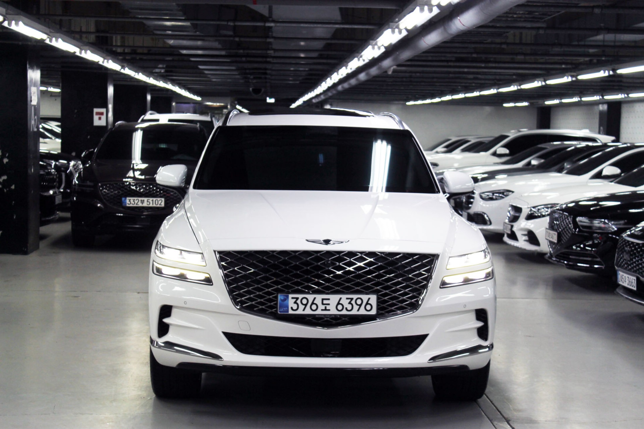Mazda Bongo front view