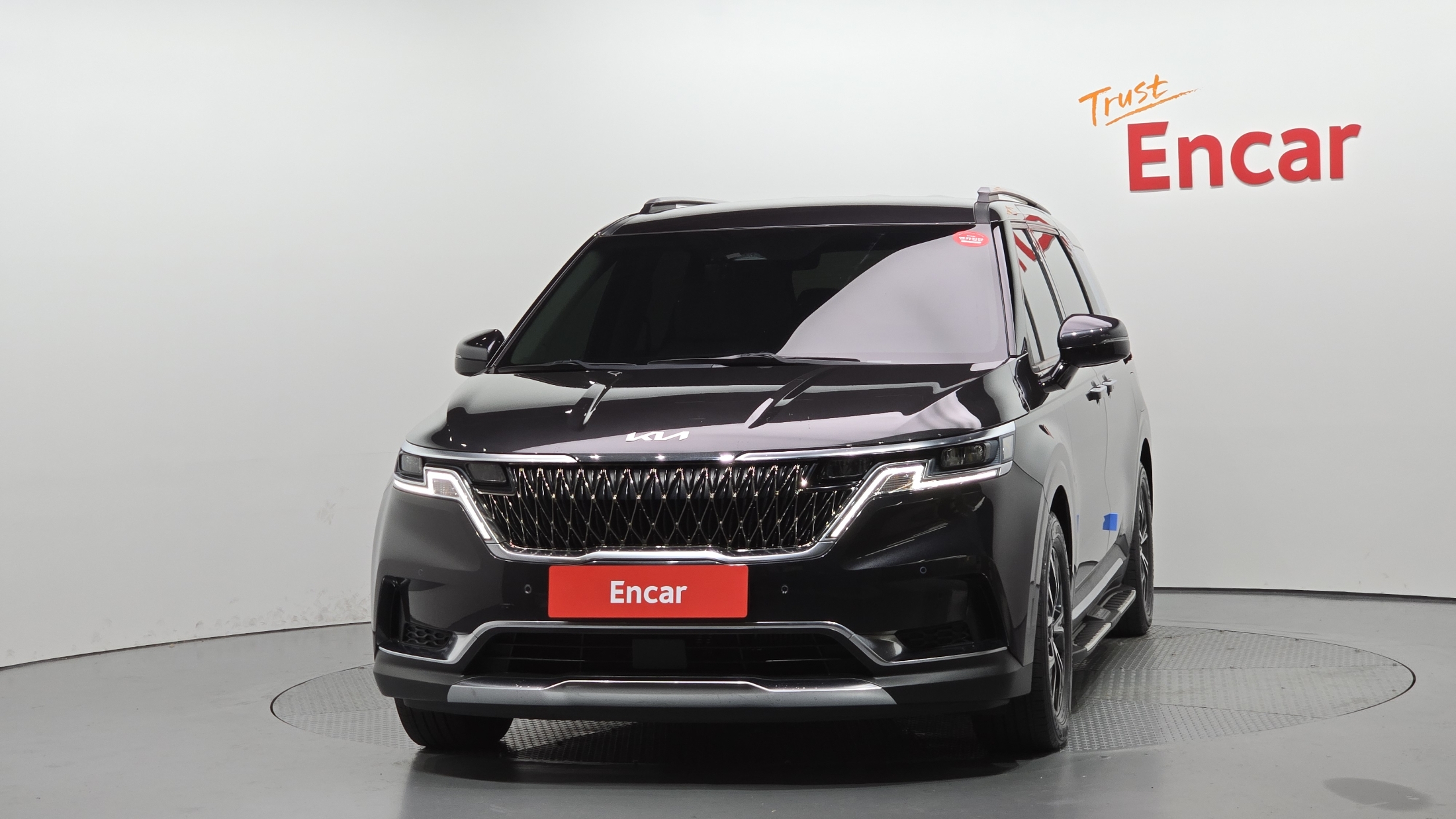 KIA CARNIVAL photo 3