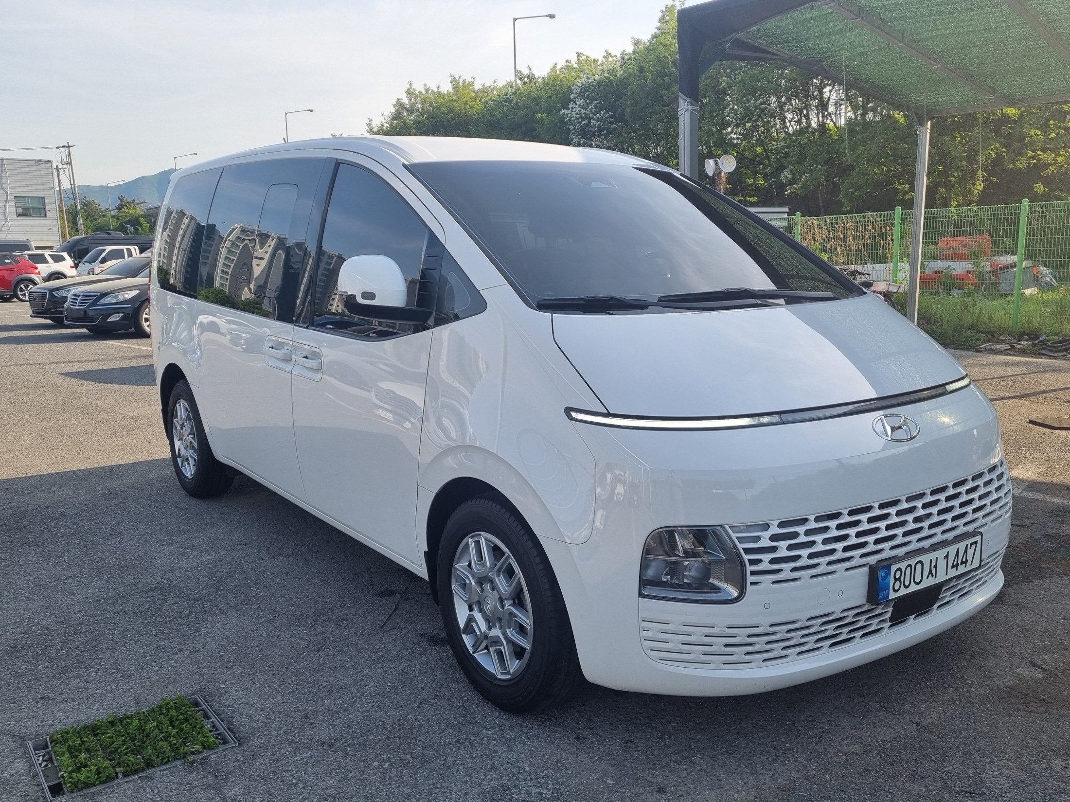 Mazda Bongo front view