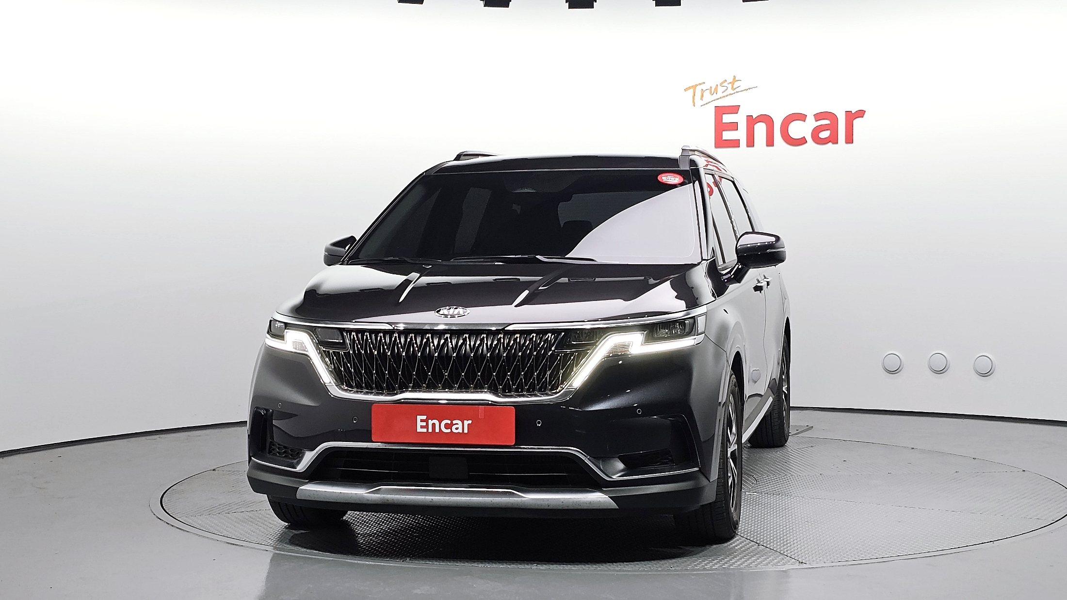 KIA CARNIVAL photo 3