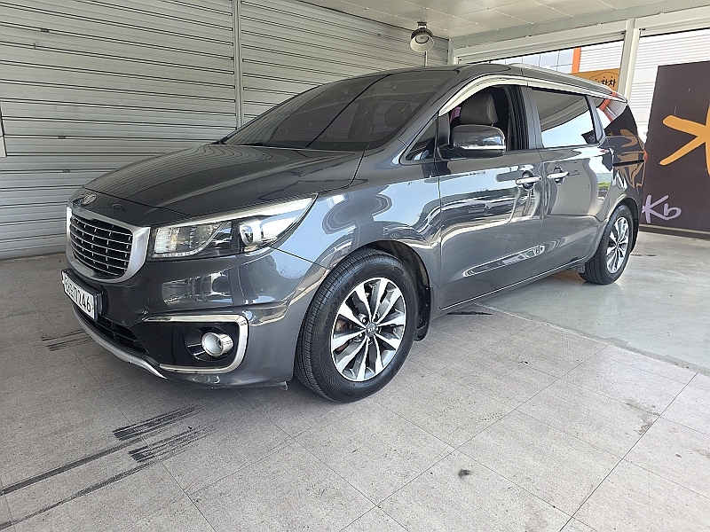 KIA CARNIVAL