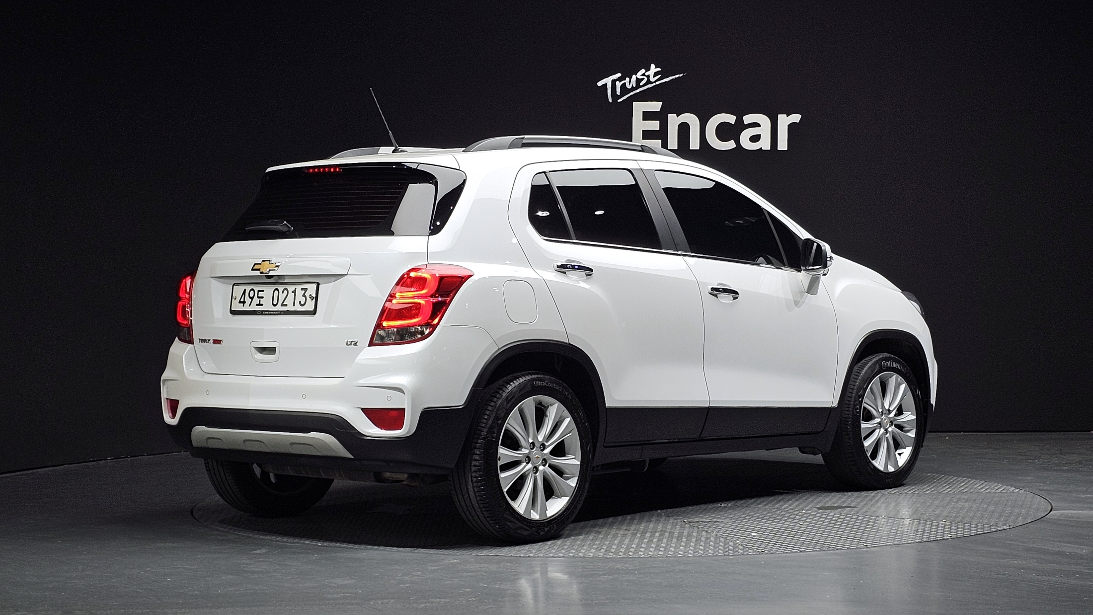 CHEVROLET TRAX photo 2