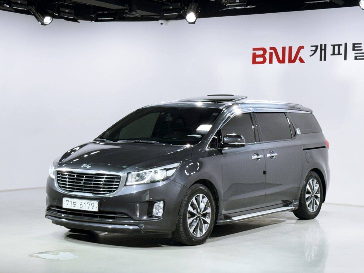 KIA CARNIVAL