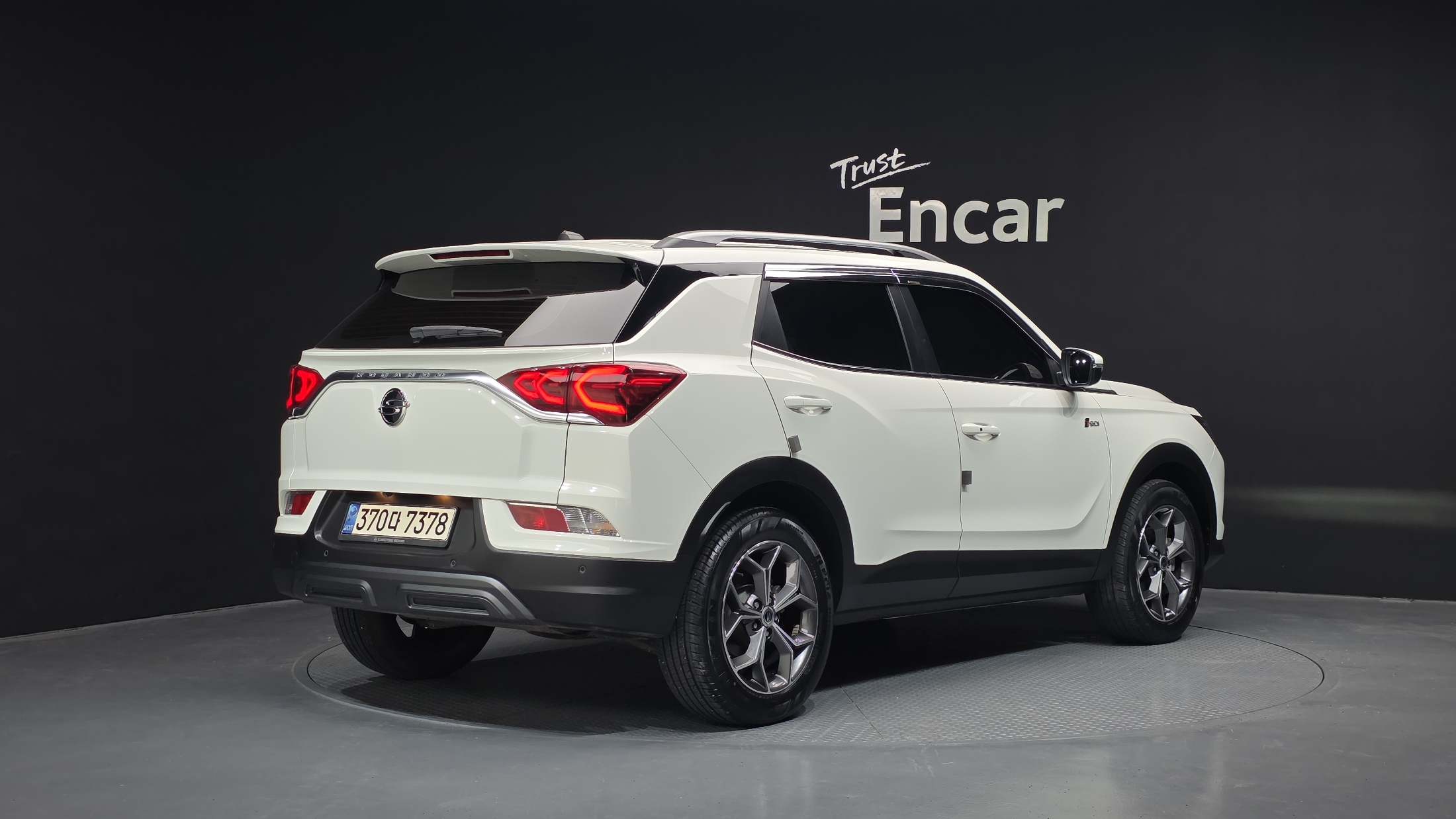 SSANGYONG KORANDO photo 2