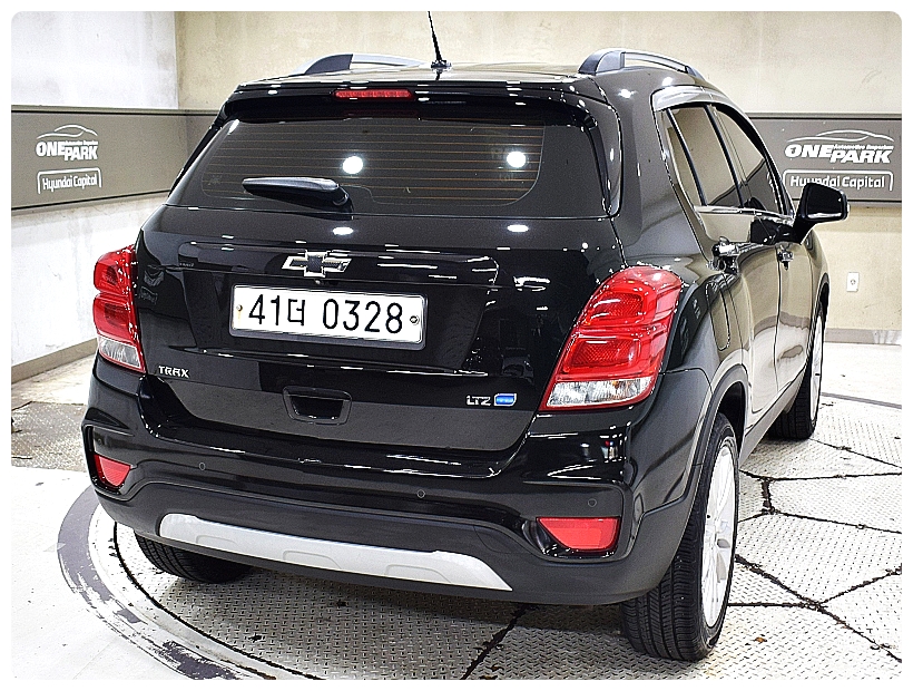 CHEVROLET TRAX photo 3