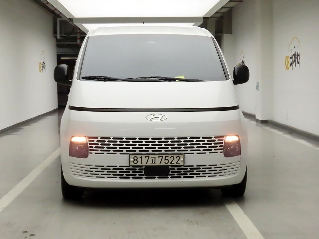 Mazda Bongo front view