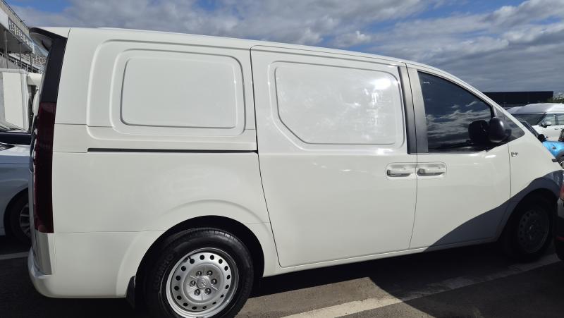 Mazda Bongo rear view