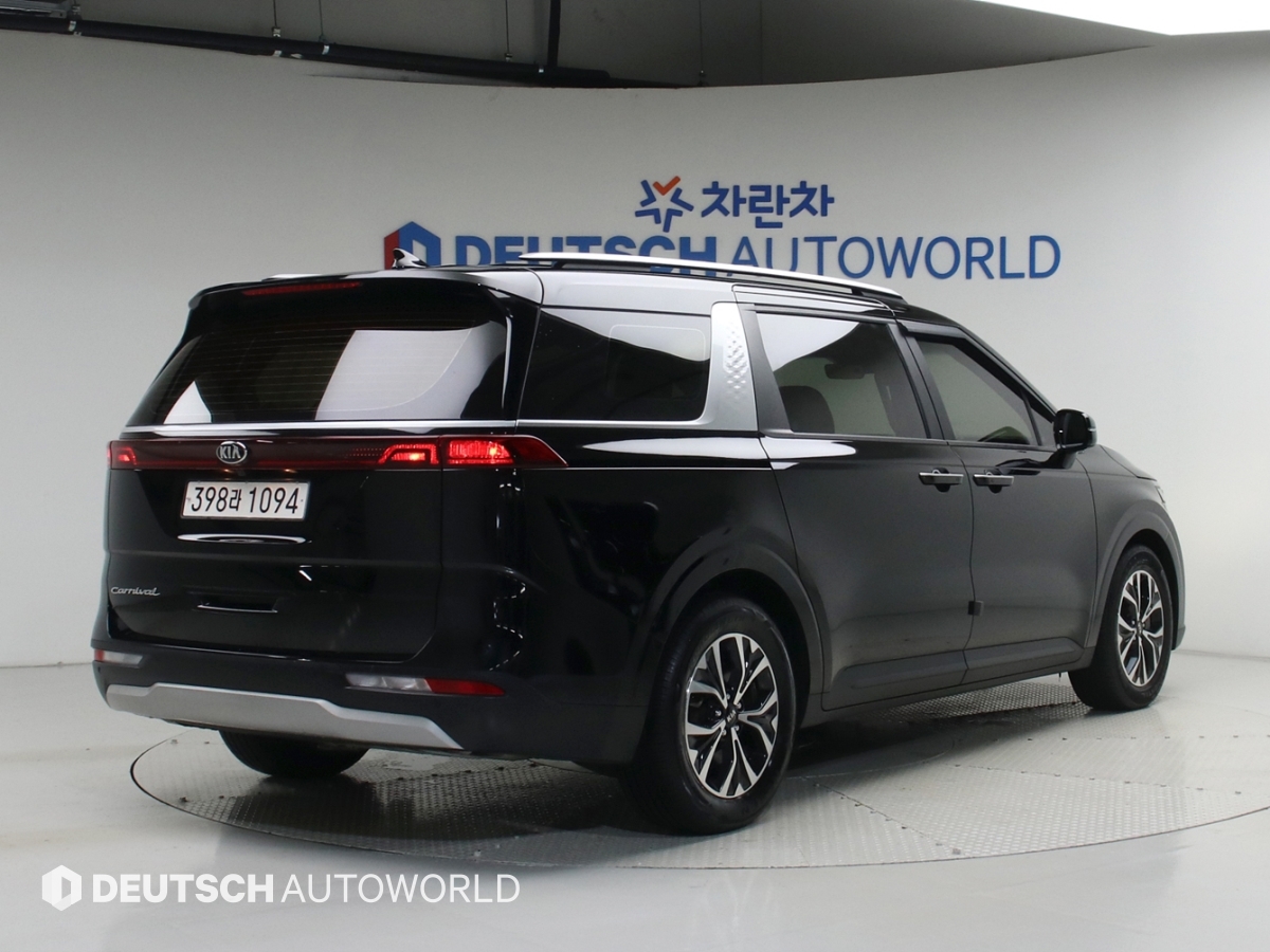 KIA CARNIVAL photo 2