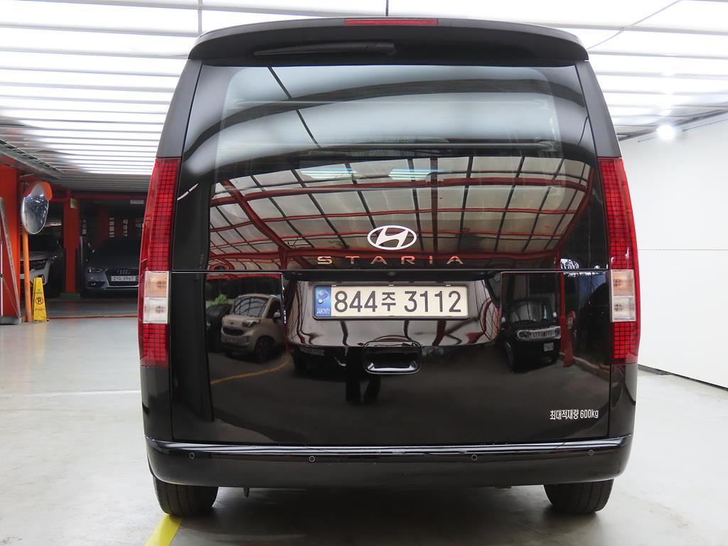 Mazda Bongo rear view
