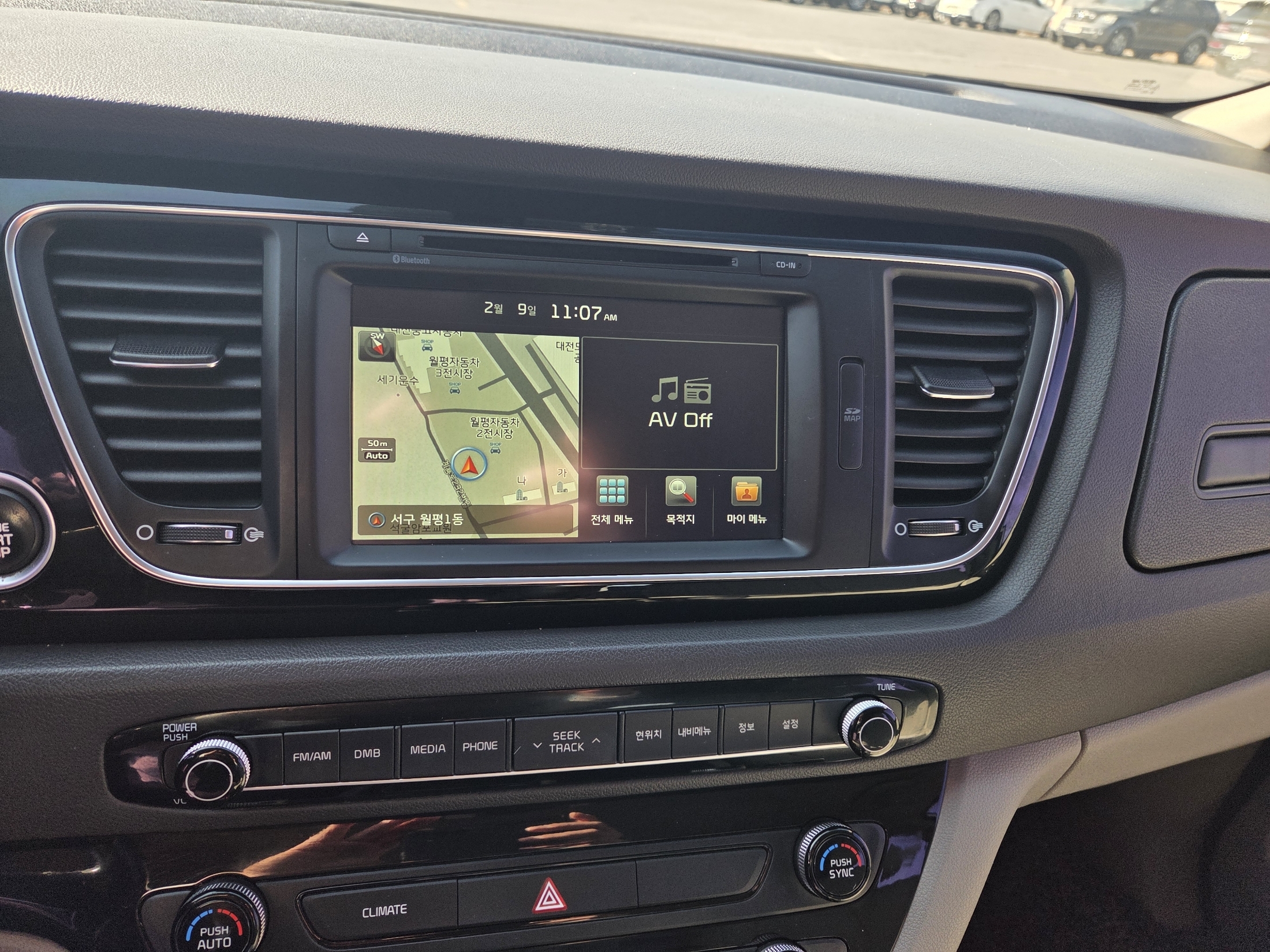 KIA CARNIVAL photo 3