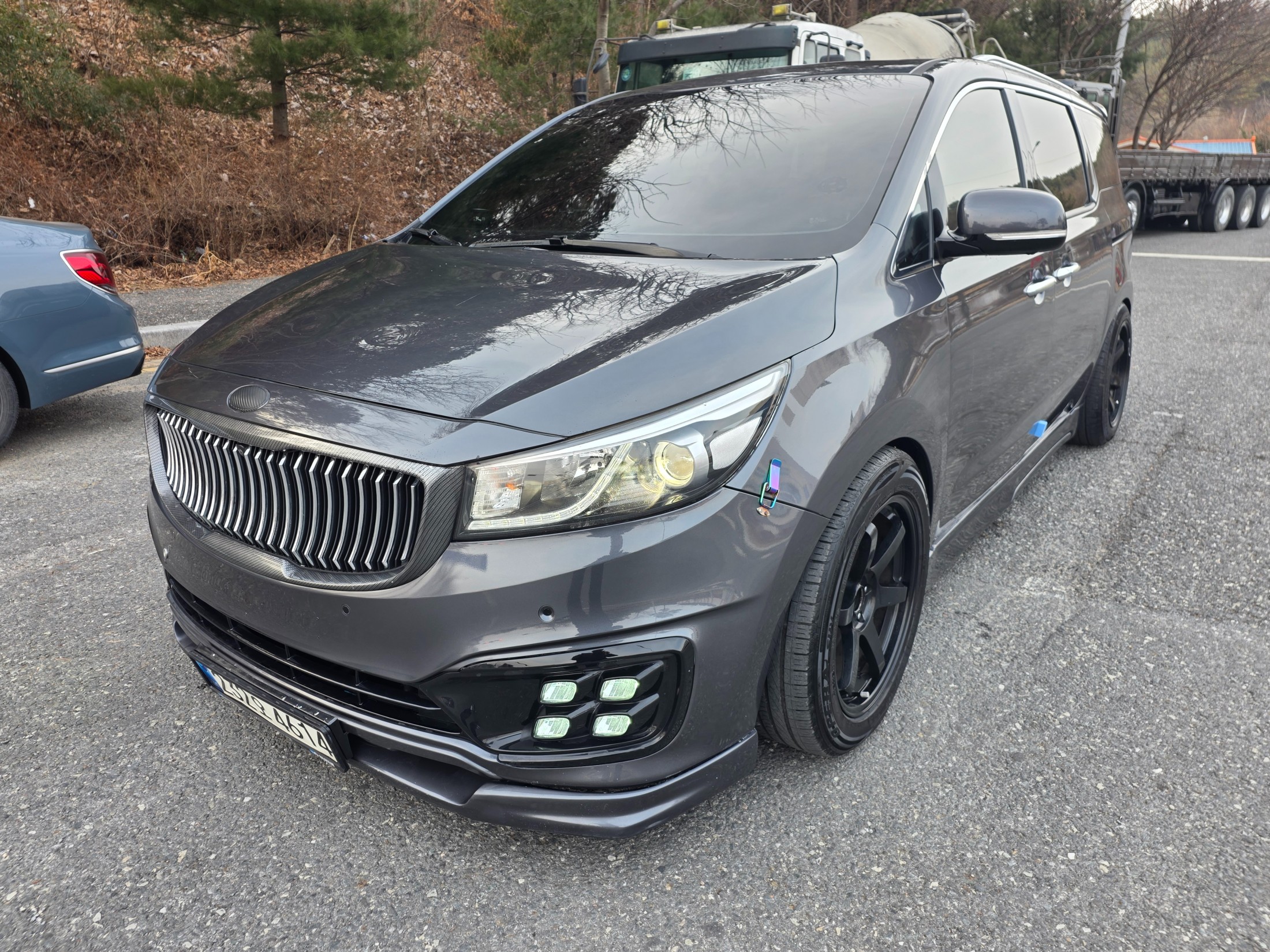 KIA CARNIVAL