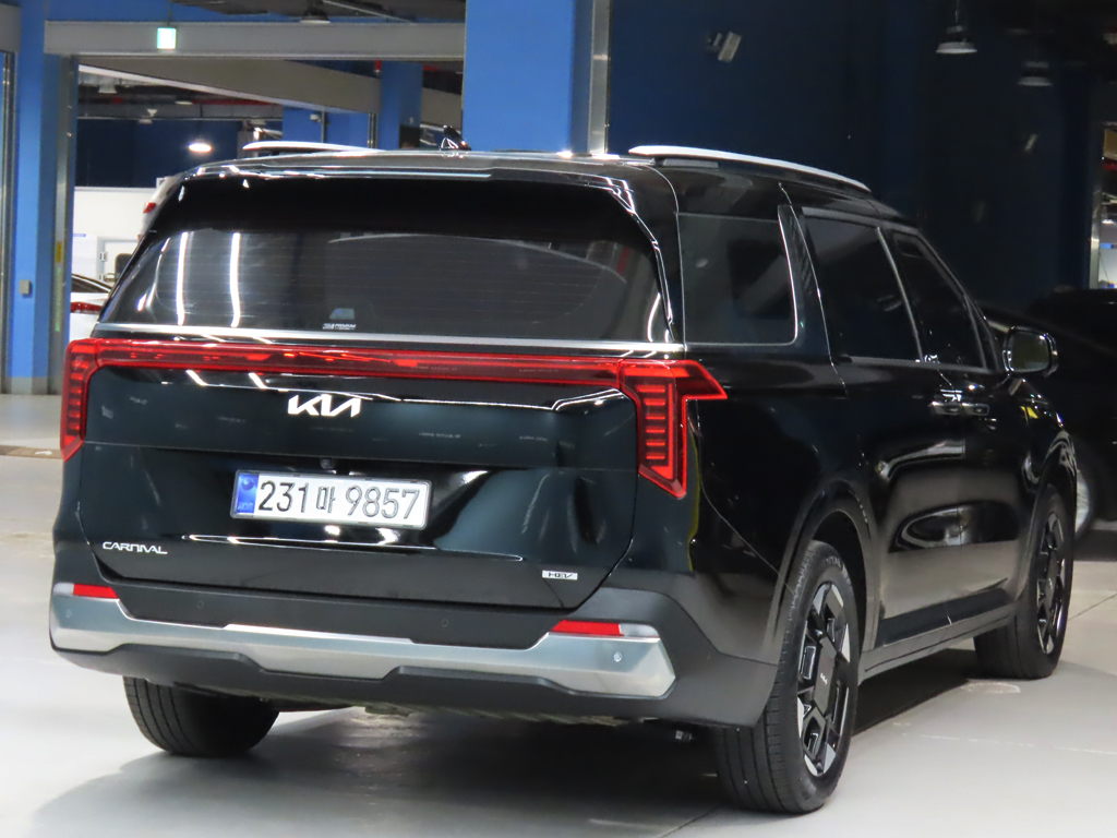 KIA CARNIVAL photo 2