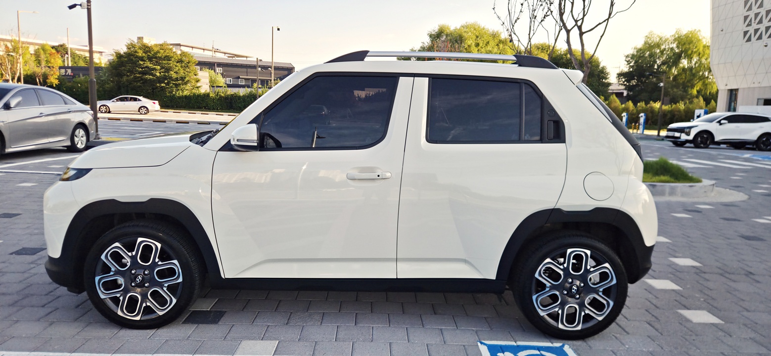 Mazda Bongo rear view