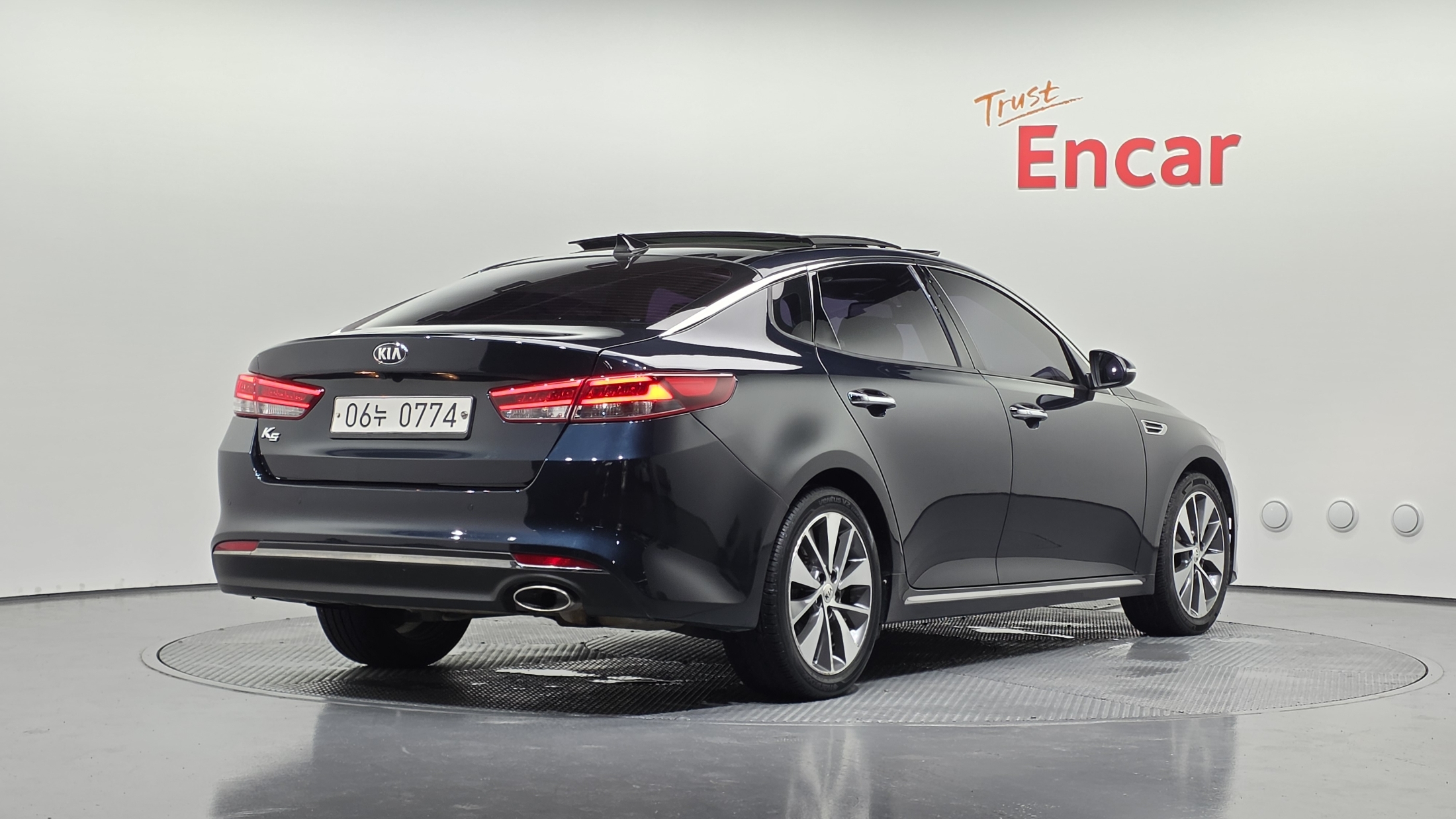 KIA K5 photo 2