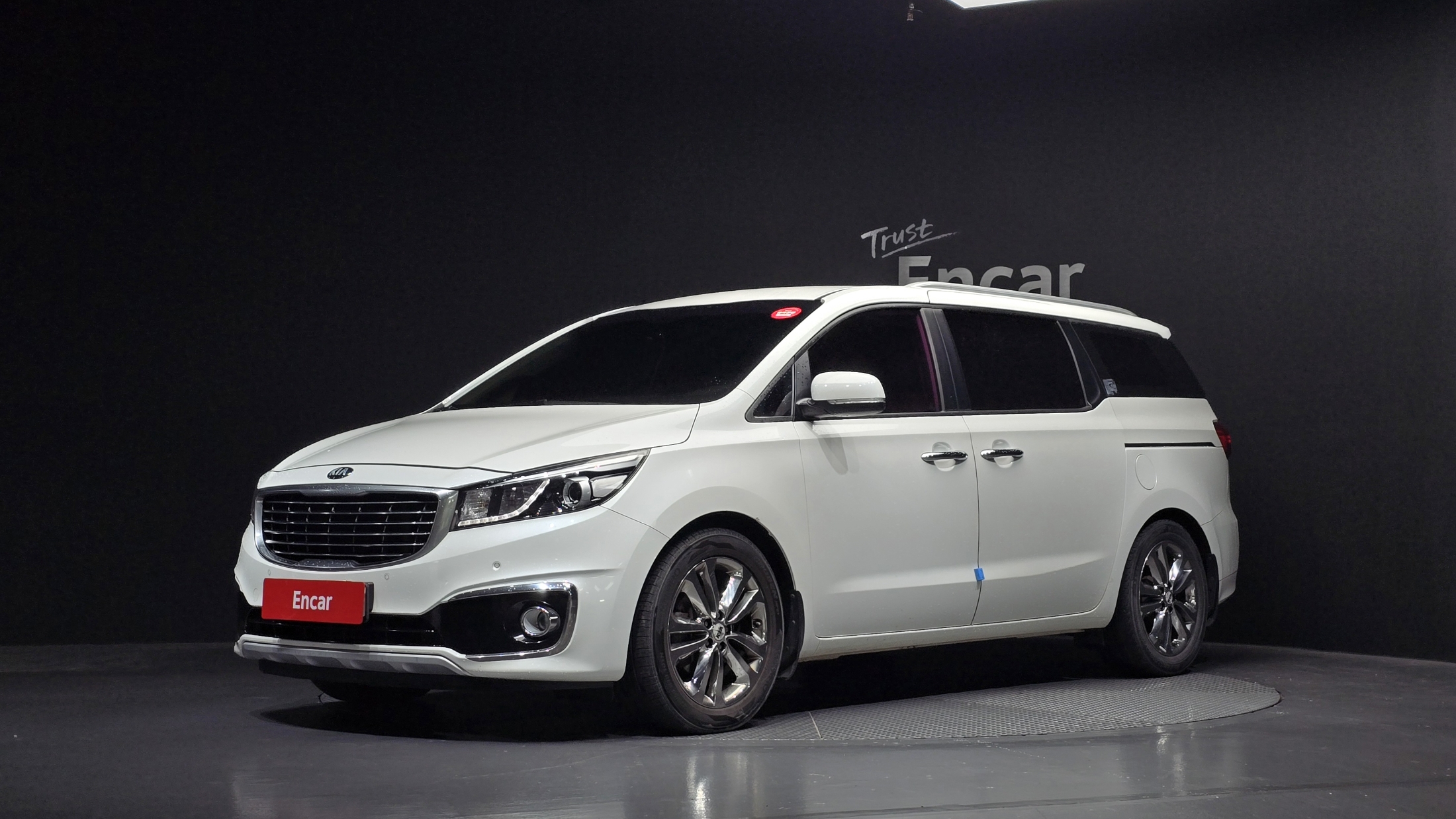 KIA CARNIVAL 2016