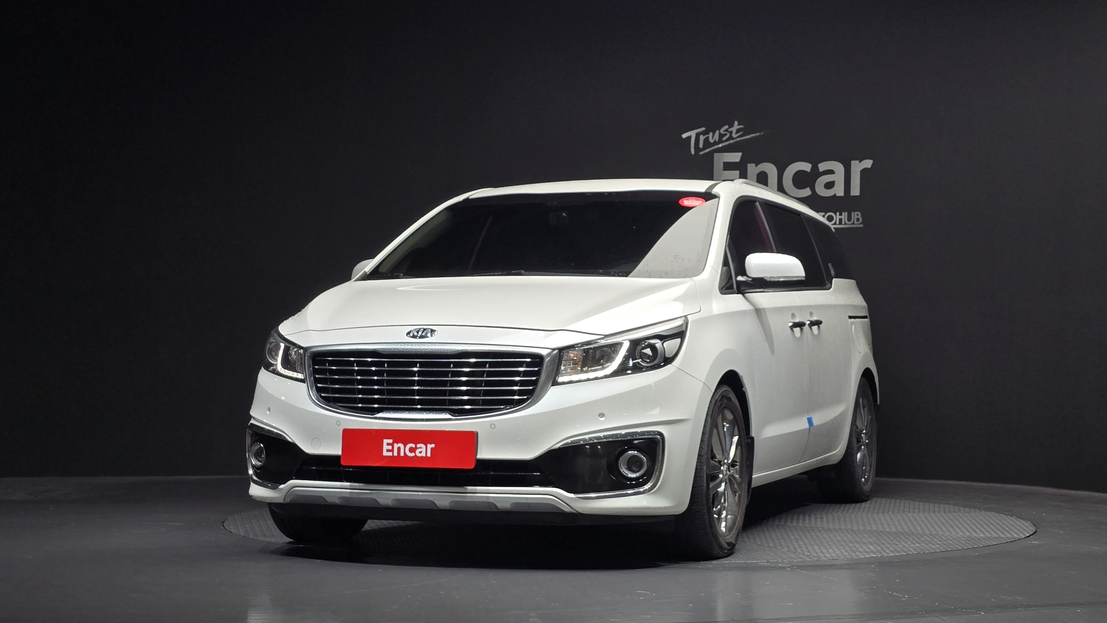 KIA CARNIVAL photo 3