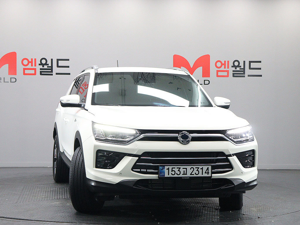 SSANGYONG KORANDO photo 2