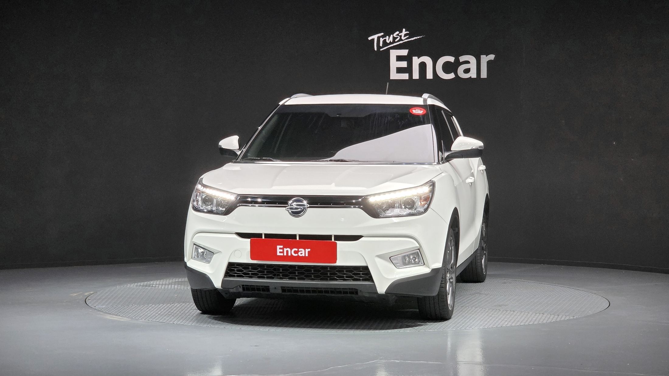 SSANGYONG TIVOLI photo 3