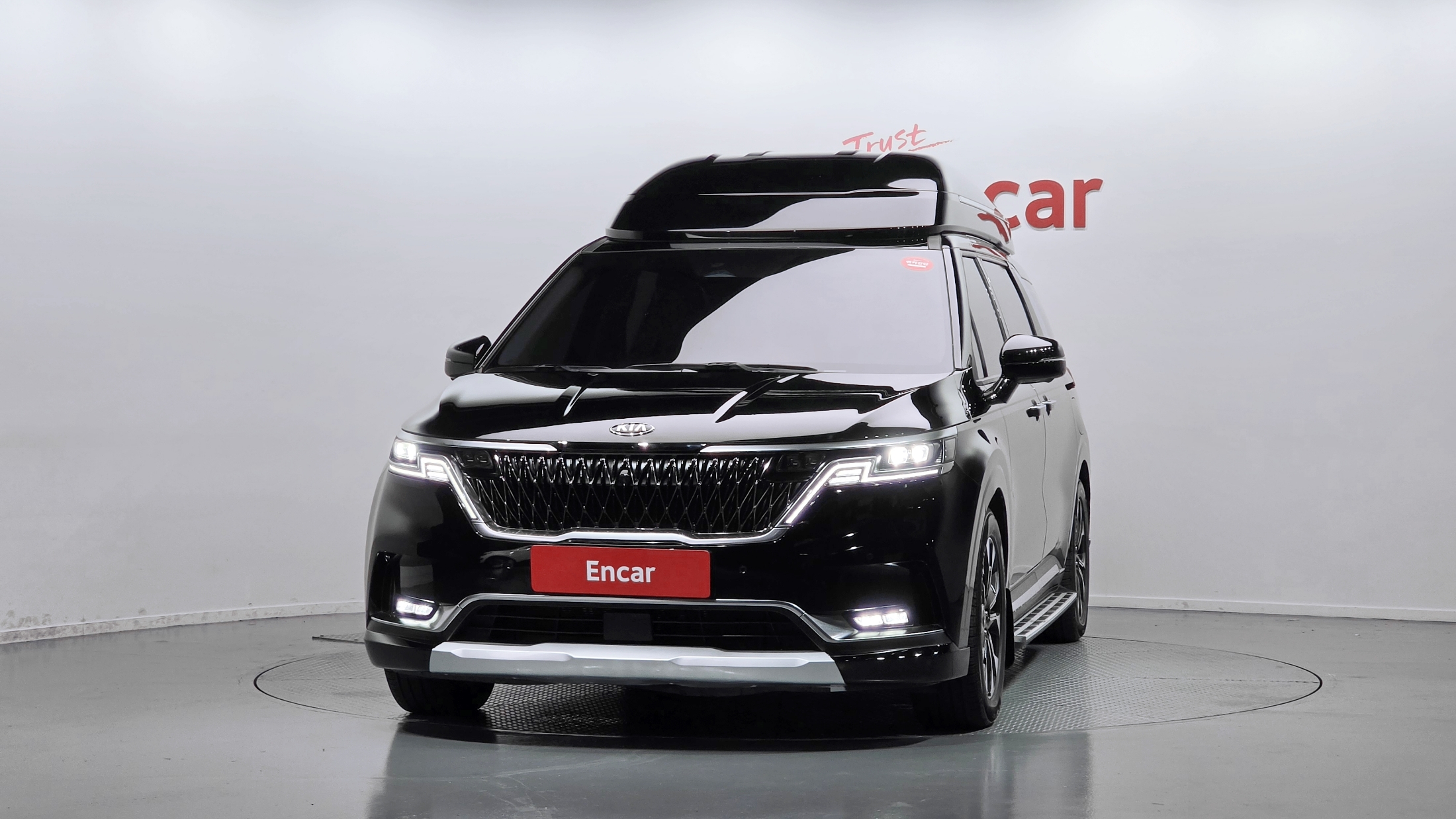 KIA CARNIVAL photo 3
