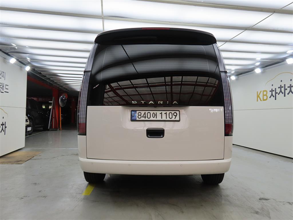 Mazda Bongo rear view