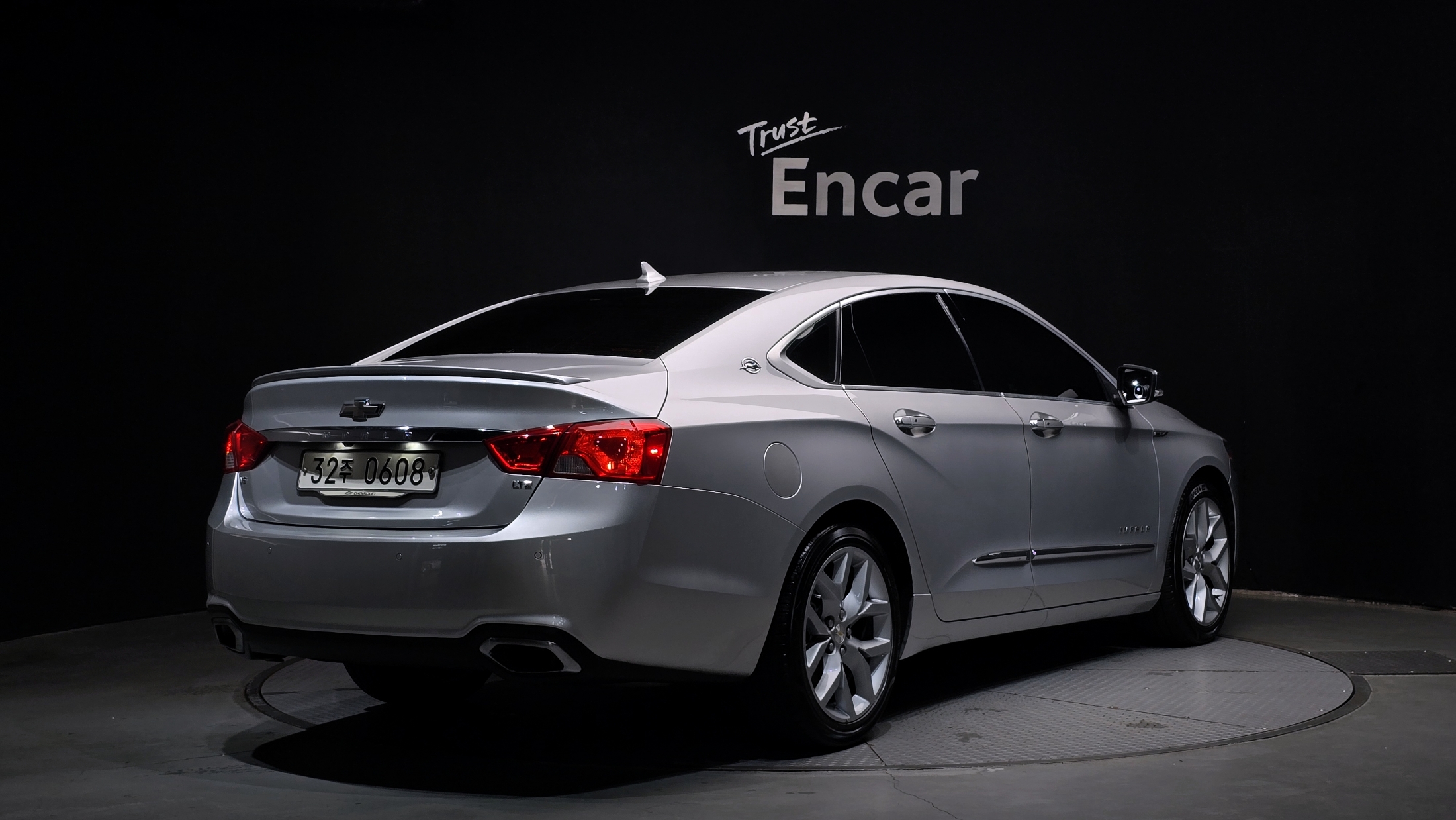 CHEVROLET IMPALA photo 2