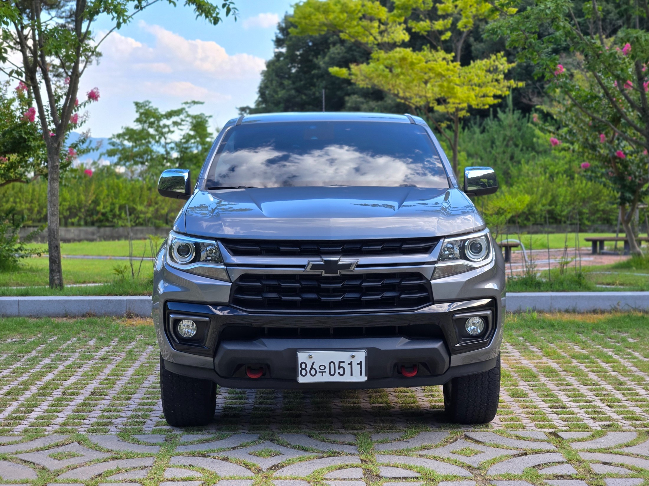 CHEVROLET COLORADO photo 2