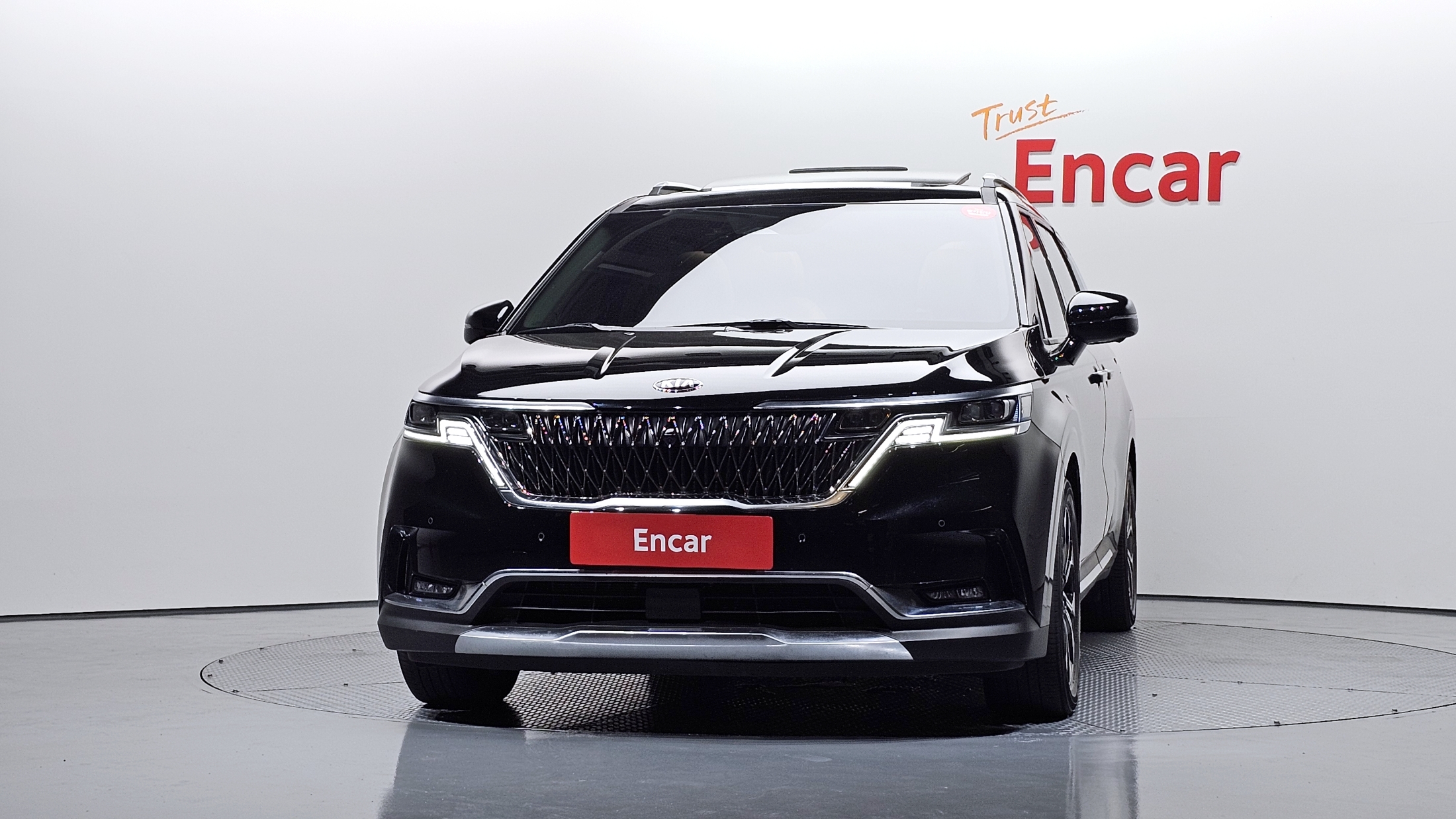 KIA CARNIVAL photo 3