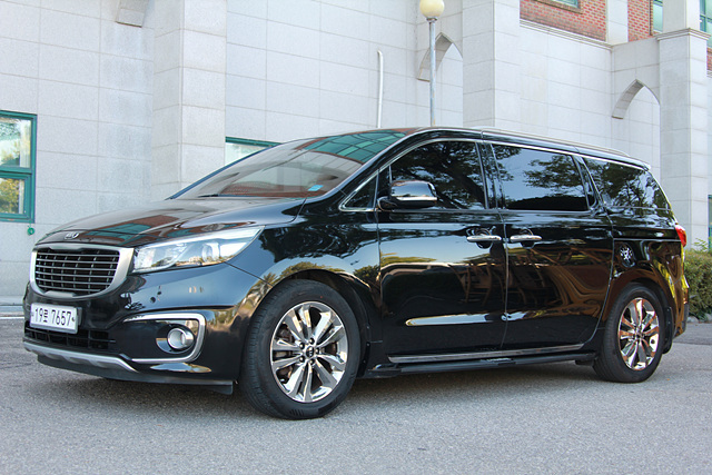 KIA CARNIVAL