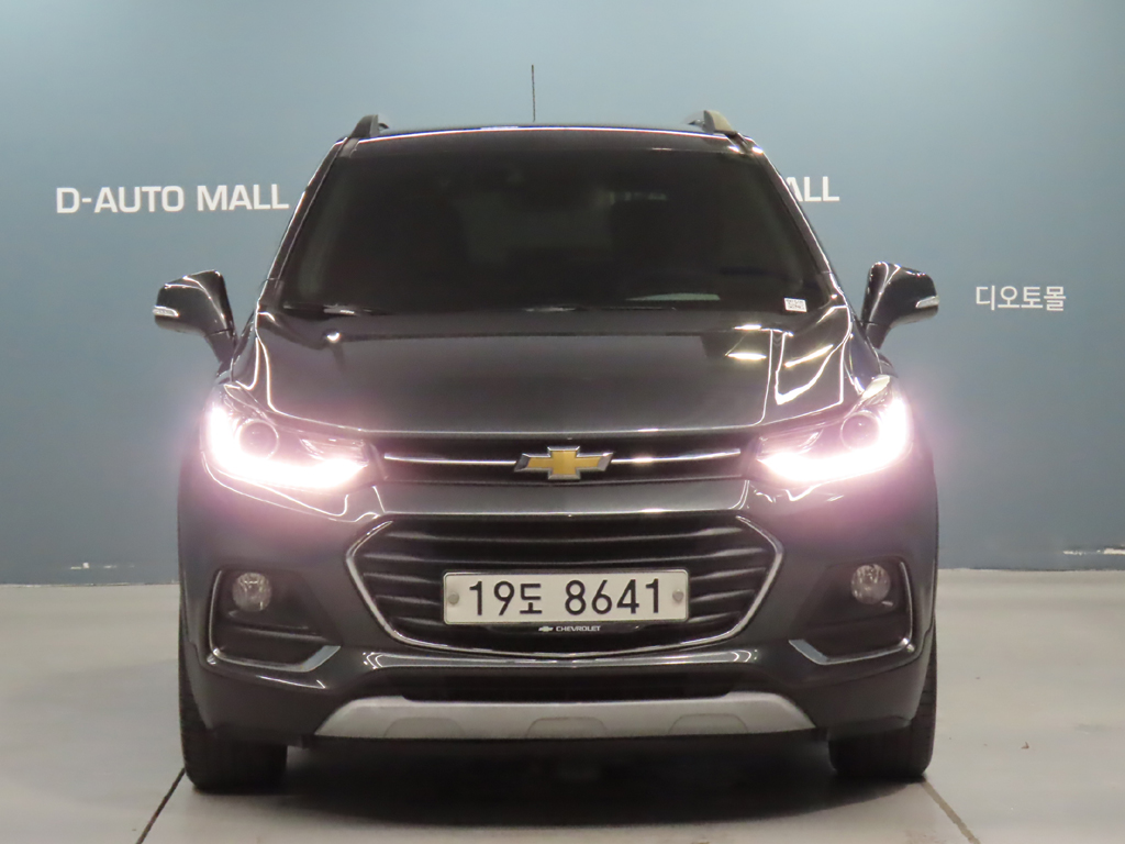 CHEVROLET TRAX photo 2