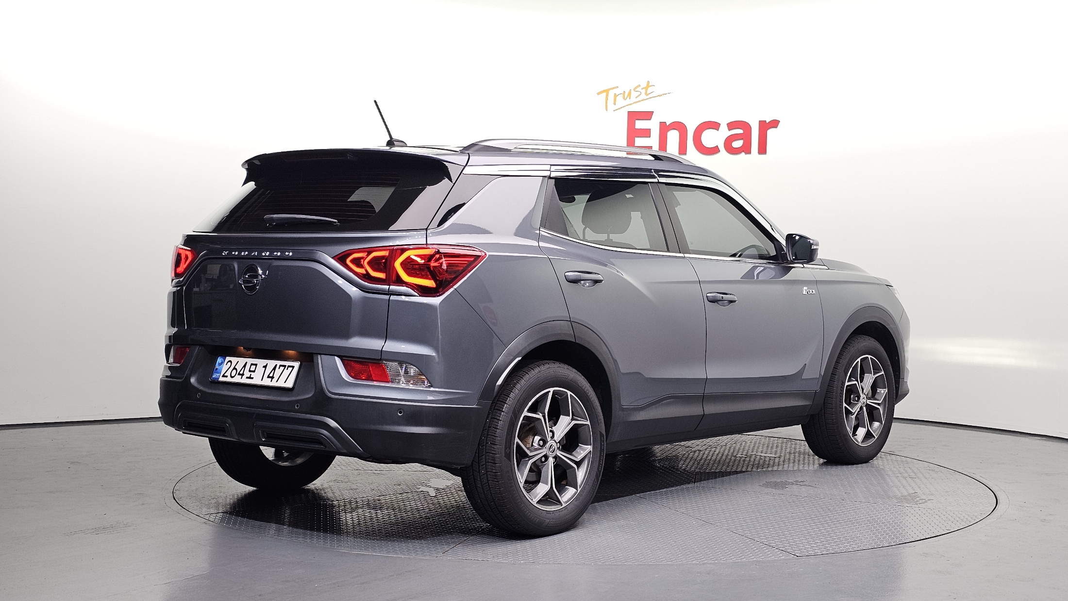 SSANGYONG KORANDO photo 2