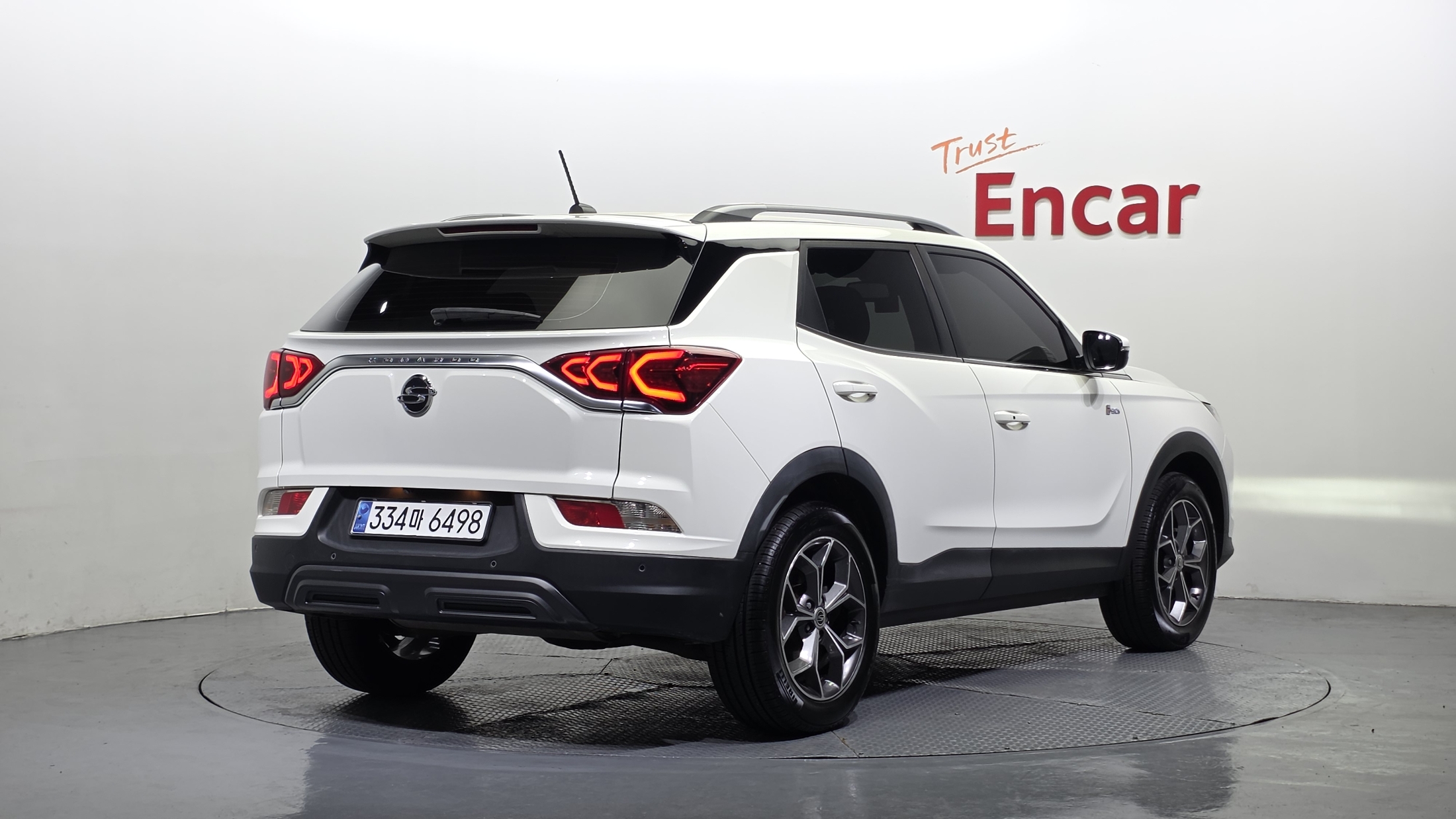 SSANGYONG KORANDO photo 2