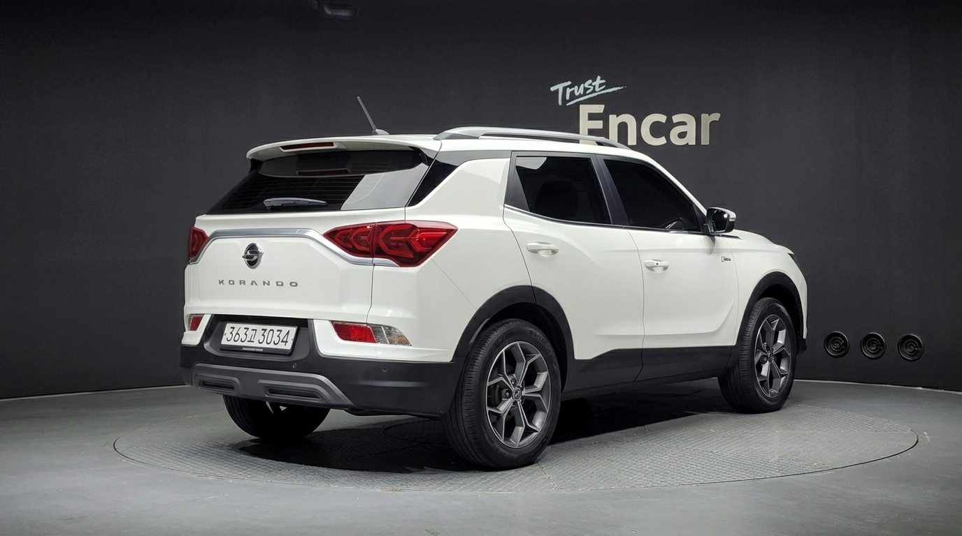 SSANGYONG KORANDO photo 2